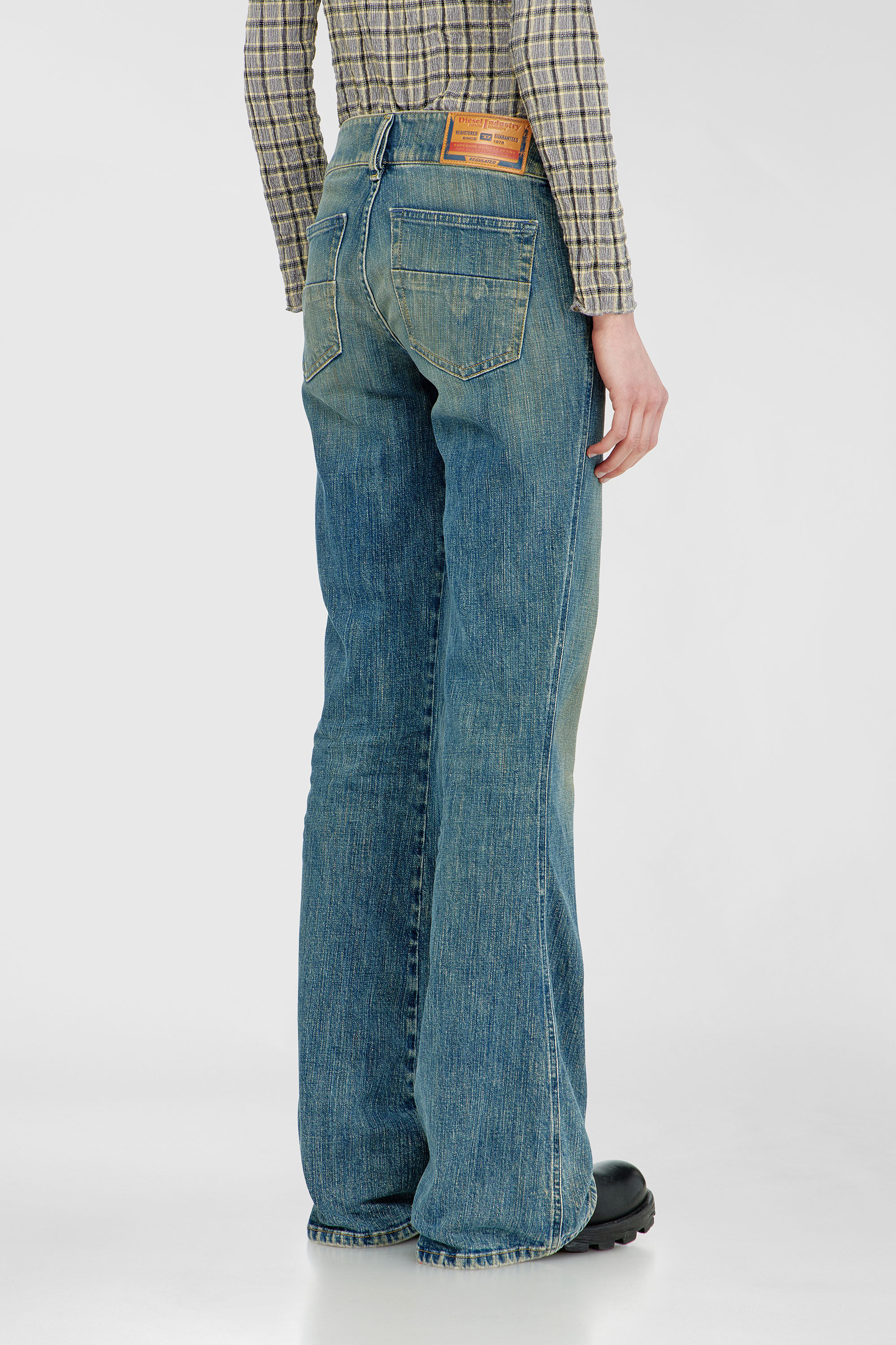 Diesel - Damen Bootcut Jeans D-Hush 007EJ, Mittelblau - 5