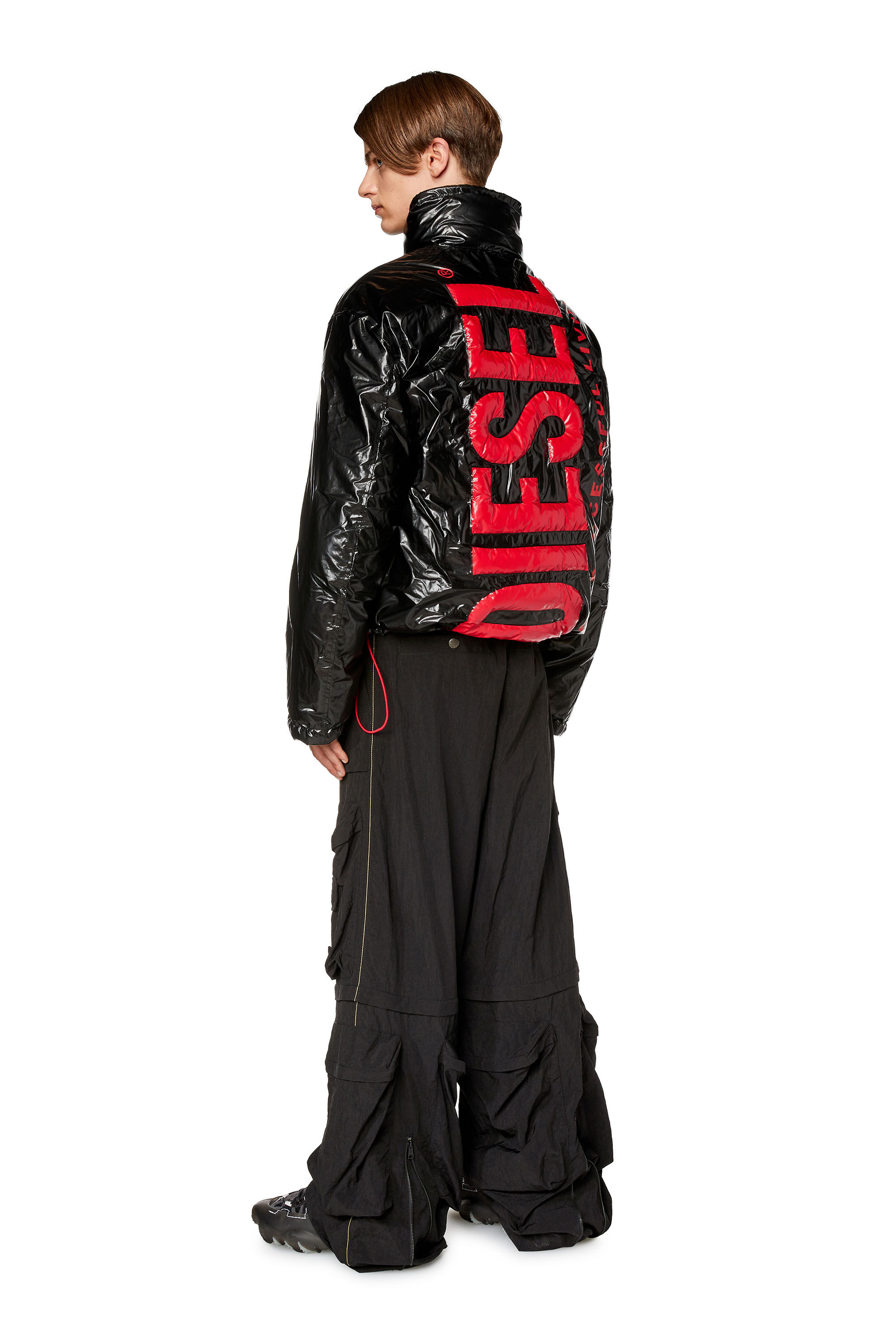 Diesel - W-JUPIT, Herren Jacke aus glänzendem Nylon mit Maxi-Logo in Schwarz/Rot - 1