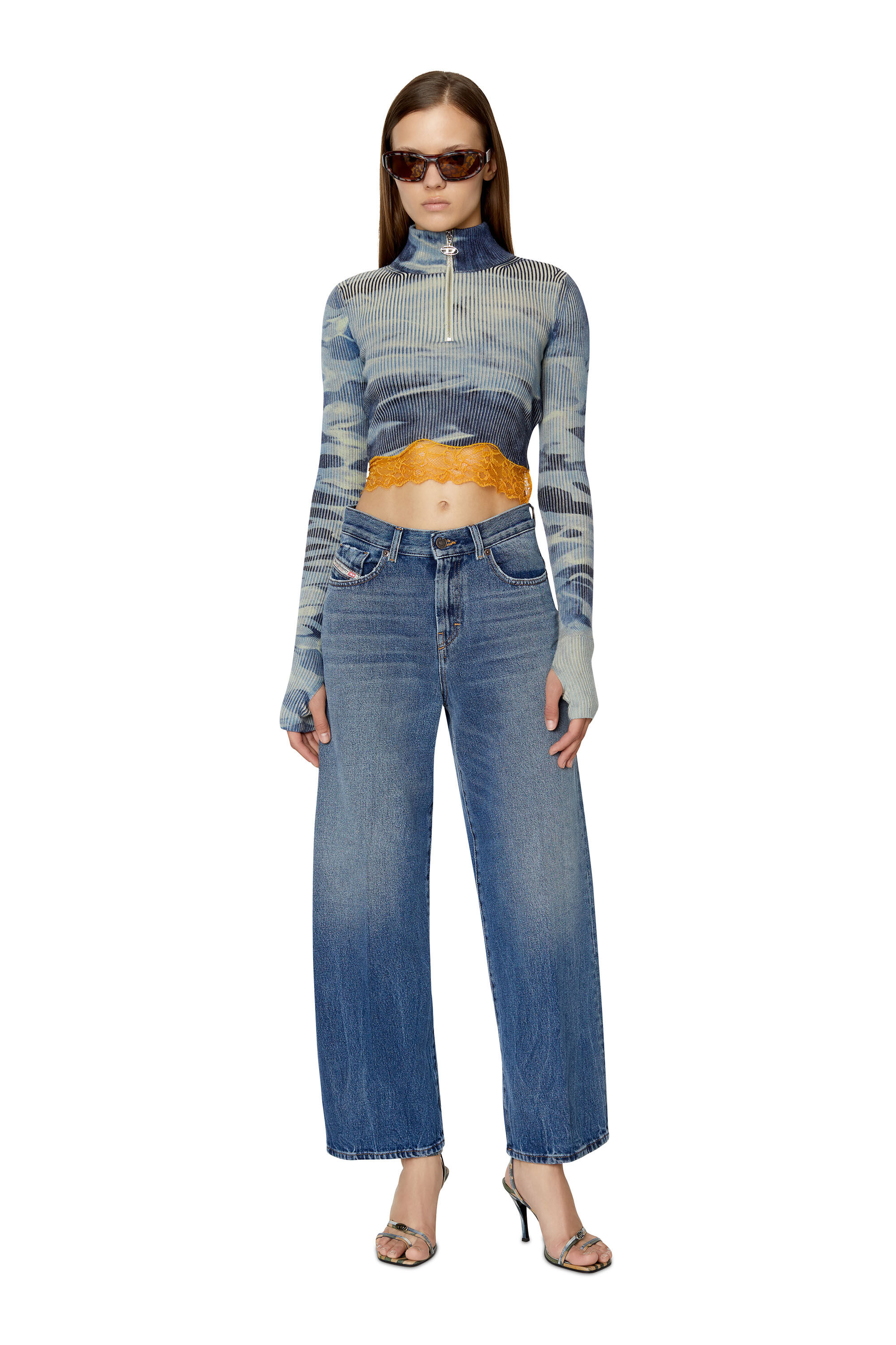 Diesel - 2000 Widee 09E03 Bootcut and Flare Jeans, Mittelblau - Image 1