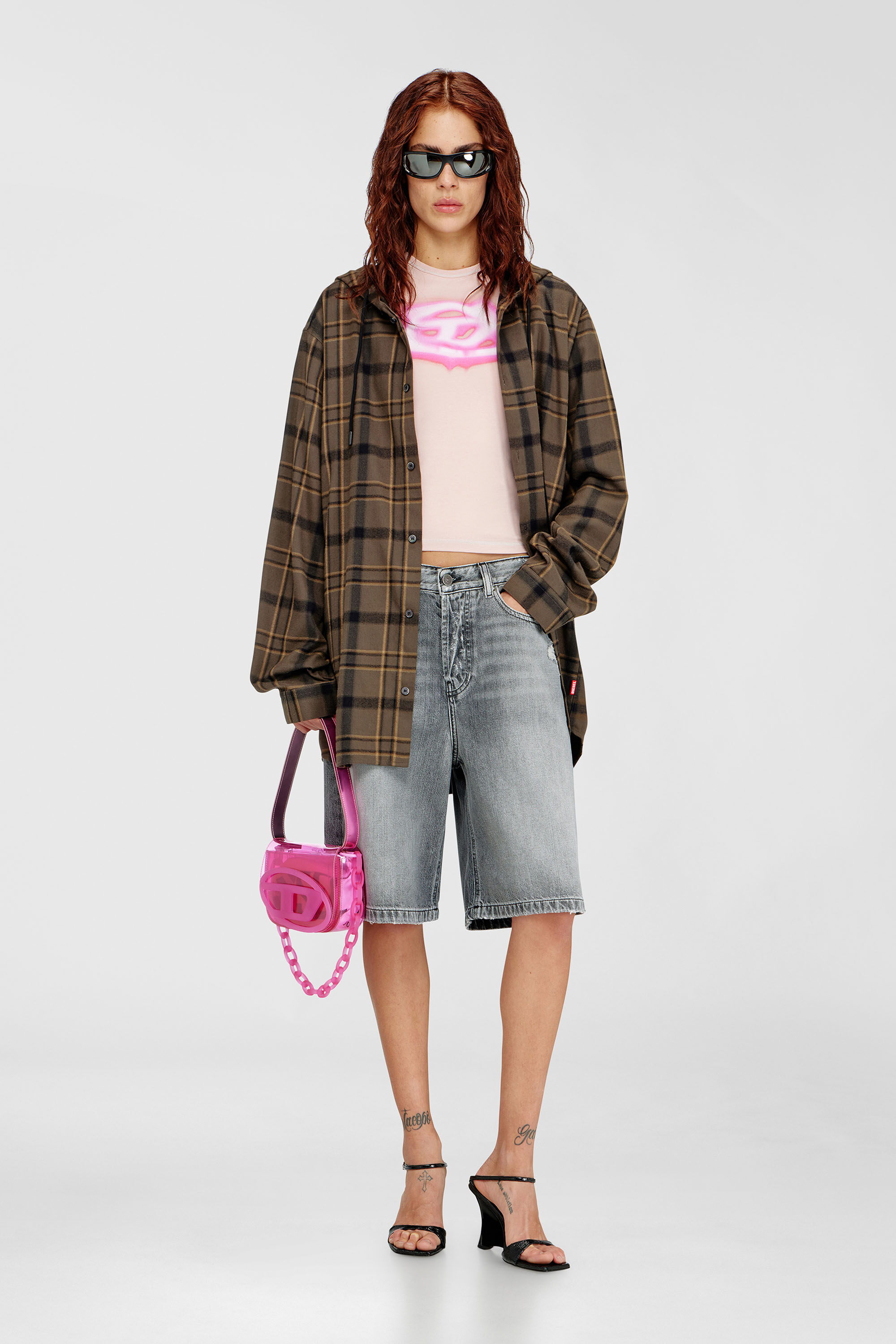 Diesel - DE-SIRE-SHORT, Damen Jeansshorts mit ausgefransten S&auml;umen in Grau - 1