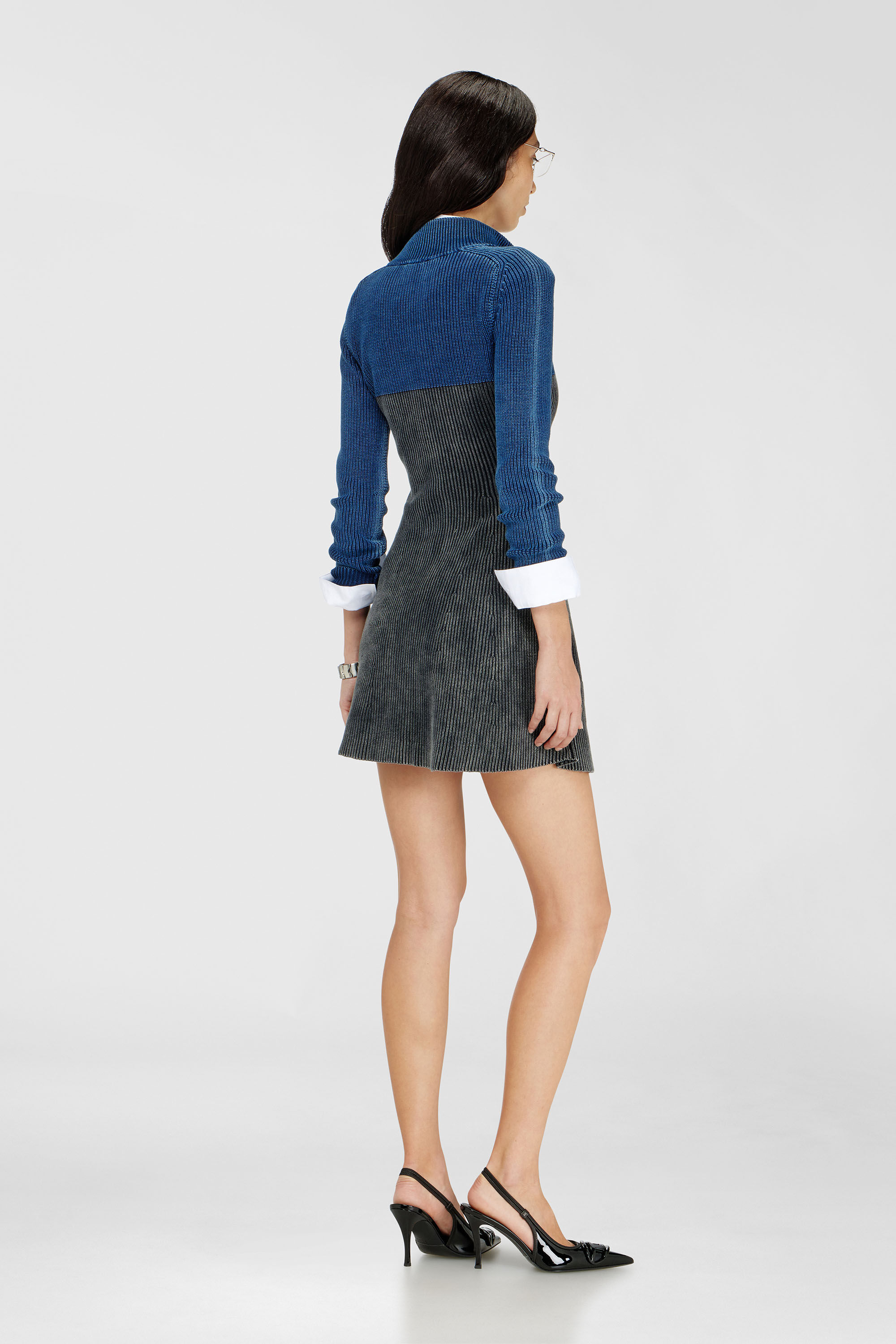 Diesel - M-HERMOSA, Damen Rippstrick-Minikleid mit zweifarbigem Denim-Effekt in Blau/Schwarz - 3