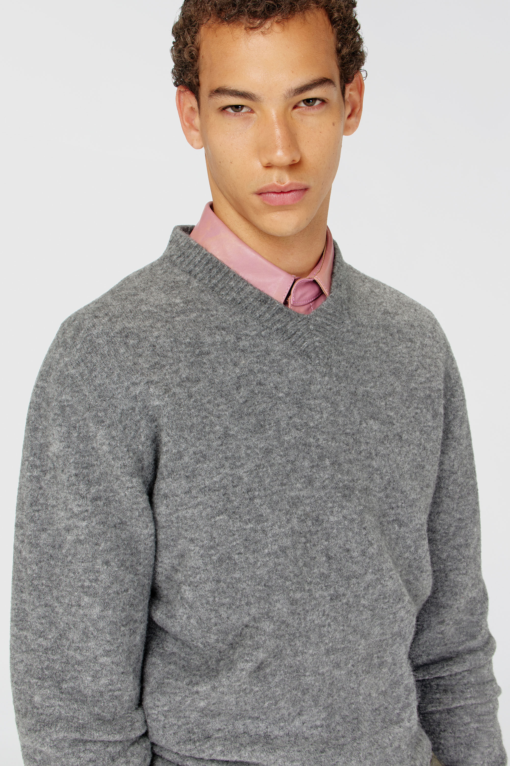Diesel - K-ANDIE, Herren Pullover mit V-Ausschnitt aus gekochtem, geknittertem Strick in Grau - 5