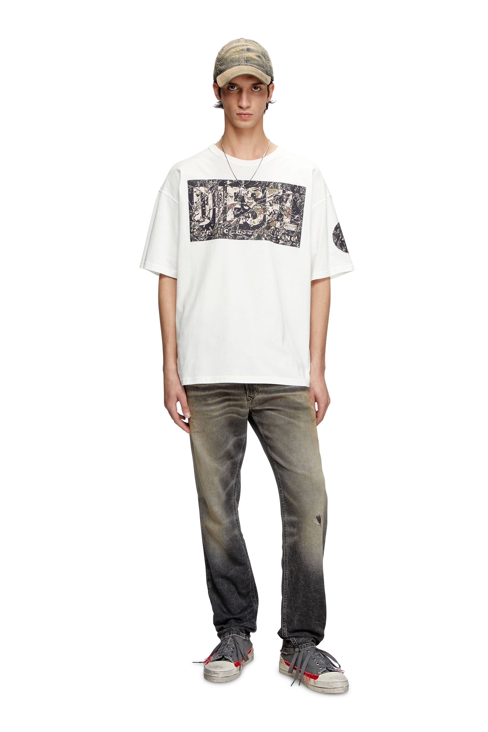 Diesel - T-BOXT-R22, Herren T-Shirt mit großem Gabardine-Patch-Logo in Weiß - 1