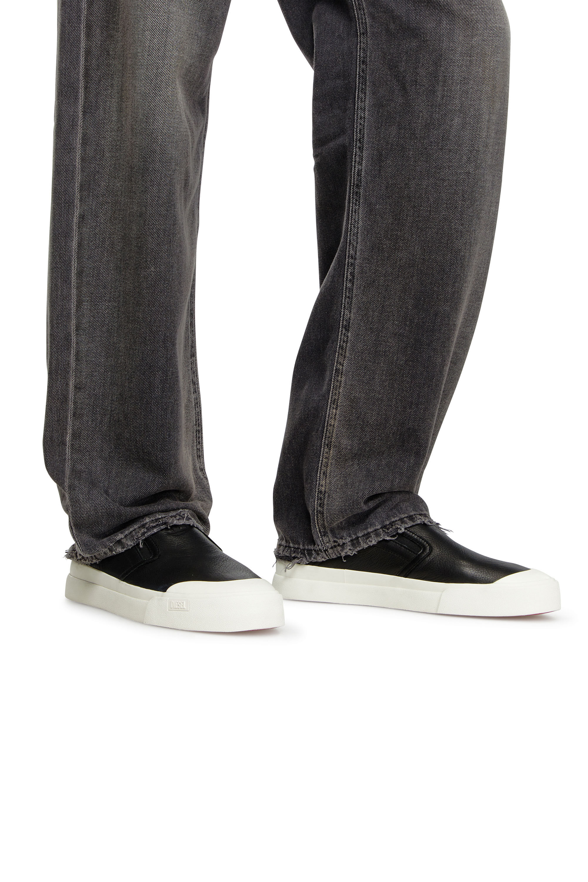 Diesel - S-ATHOS SLIP ON, Herren S-Athos-Verschlusslose Sneakers aus einfarbigem Leder in Schwarz - Image 9