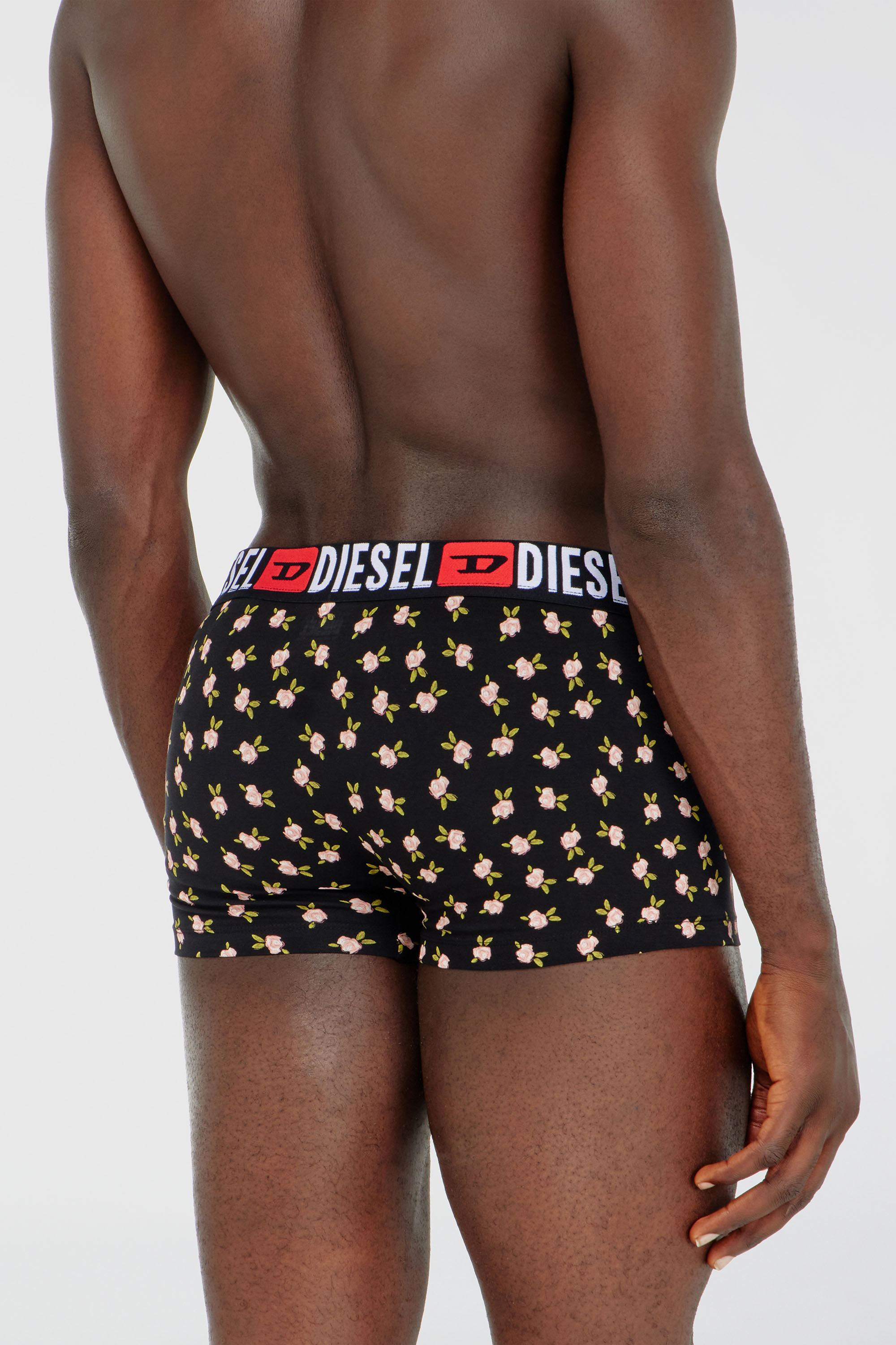 Diesel - UMBX-DAMIENTHREEPACK, Herren 3er-Pack Stretch-Baumwoll-Trunks mit Blumenmuster in Schwarz/ Rot - 4