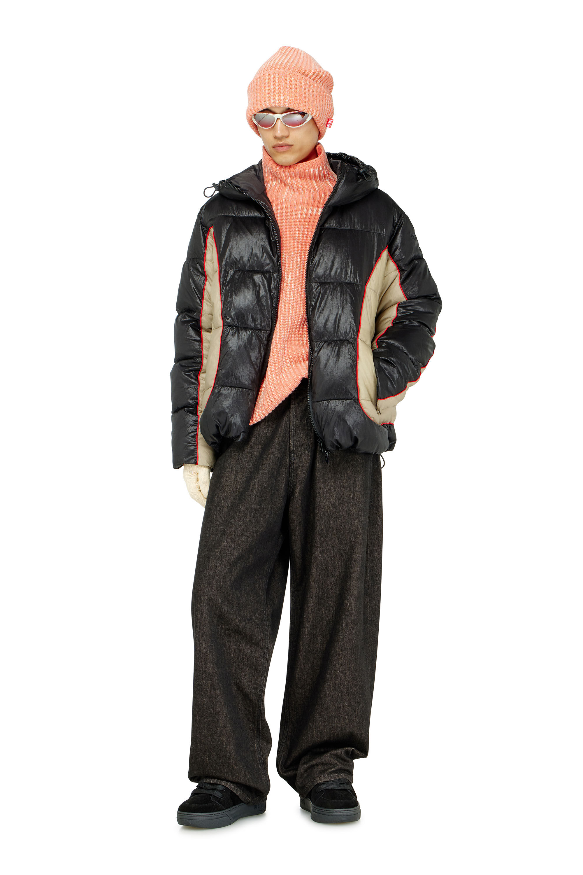 Diesel - W-OSTEND, Herren Pufferjacke mit Kapuze aus gl&auml;nzendem Ripstop in Schwarz/Beige - 1