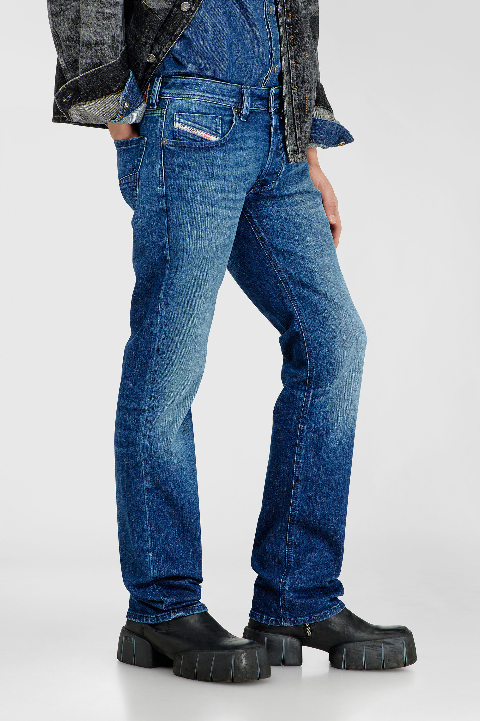 Diesel - Herren Regular Jeans 1985 Larkee 09L51, Dunkelblau - 7