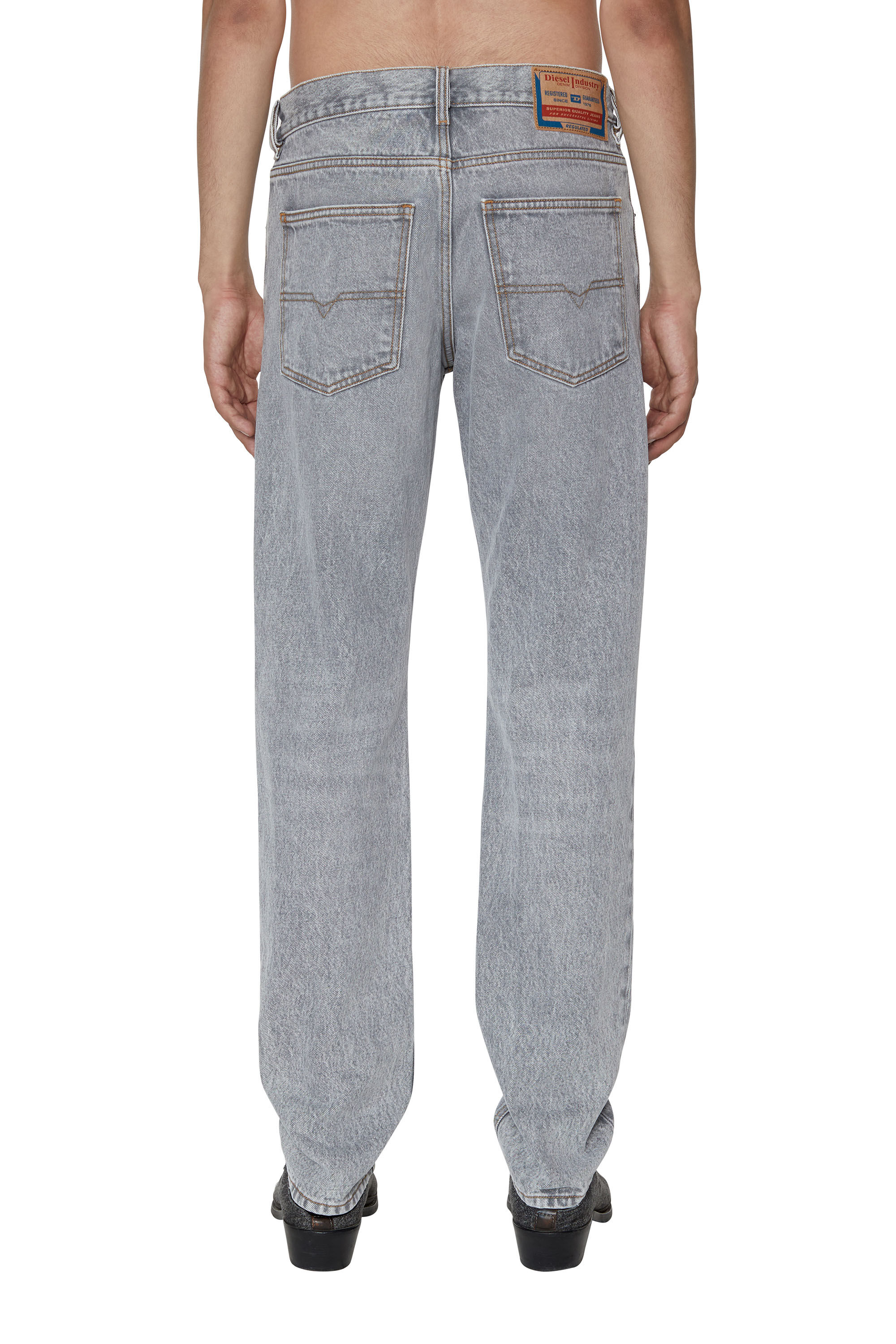 Diesel - 1995 D-Sark 007D4 Straight Jeans, Hellgrau - Image 4