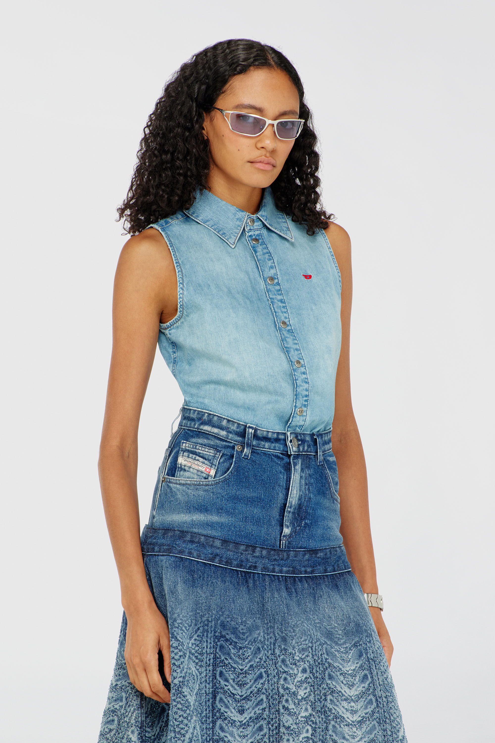 Diesel - DE-EAZY-SL, Damen &Auml;rmelloses Jeanshemd in Hellblau - 3