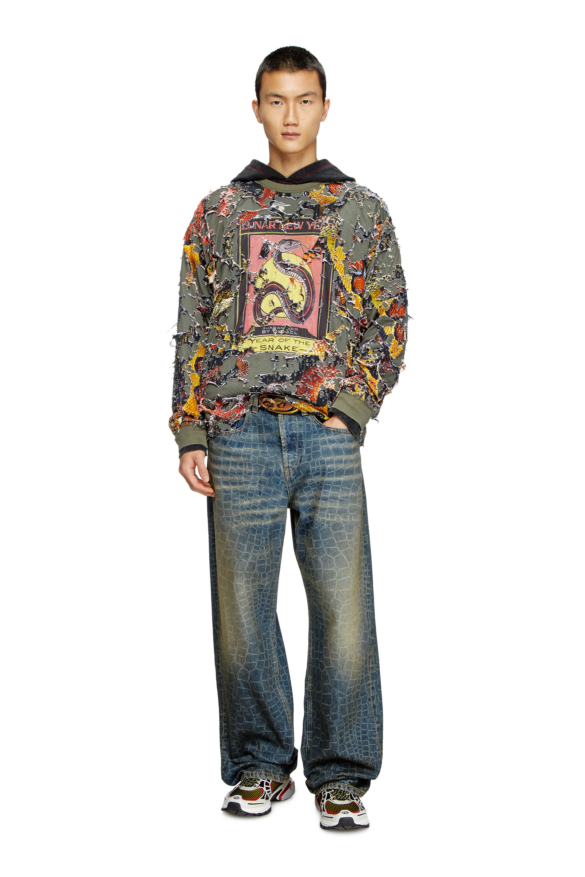 Diesel - CL-T-BOXT-LS-DEVOR-SNAKE, Unisex Langarm-Destroyed-T-Shirt mit Schlangen-Print in Olivgrün - 1