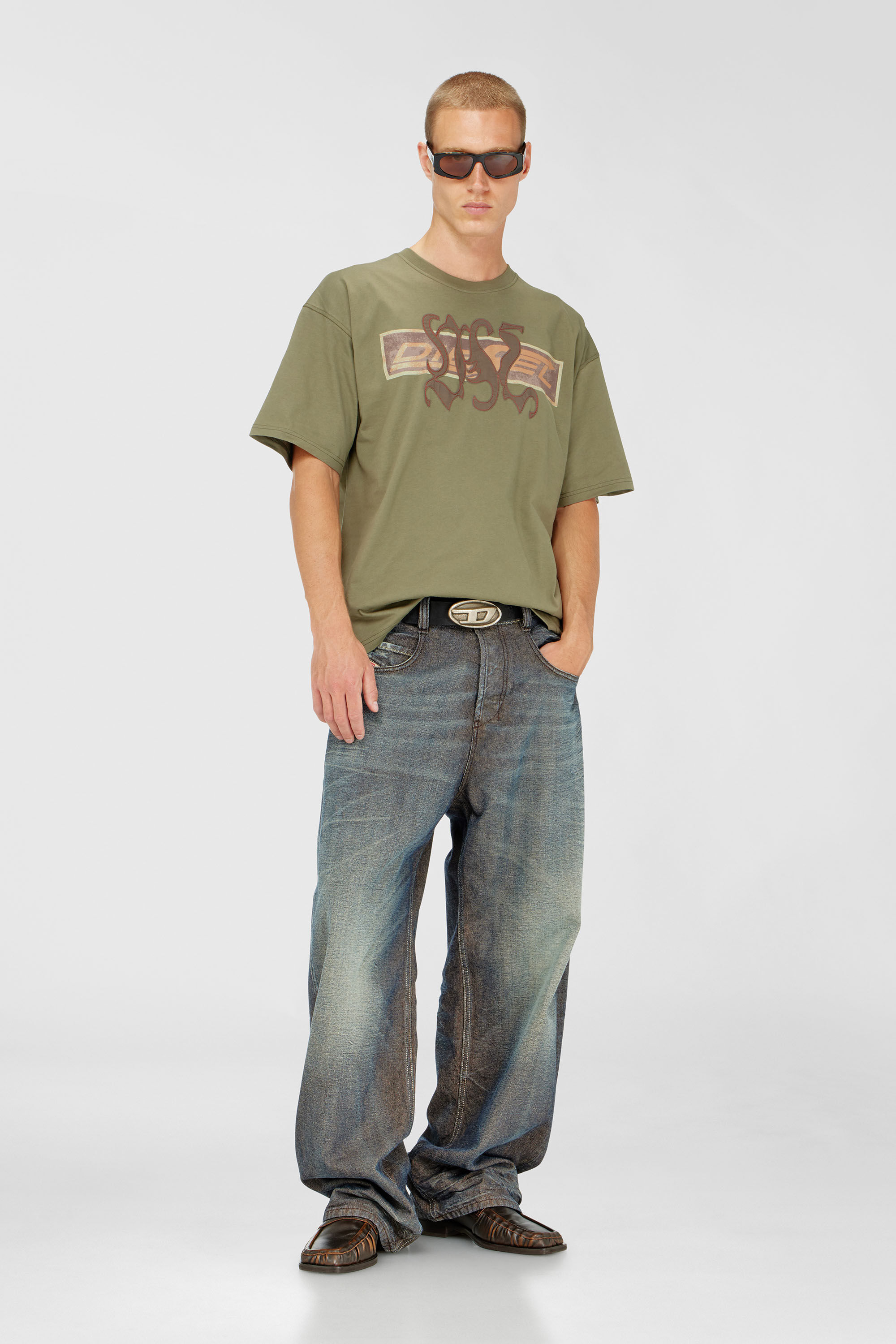 Diesel - T-BOXT-AA17, Herren T-shirt mit printed Graphic und patches in Armeegr&uuml;n - 1