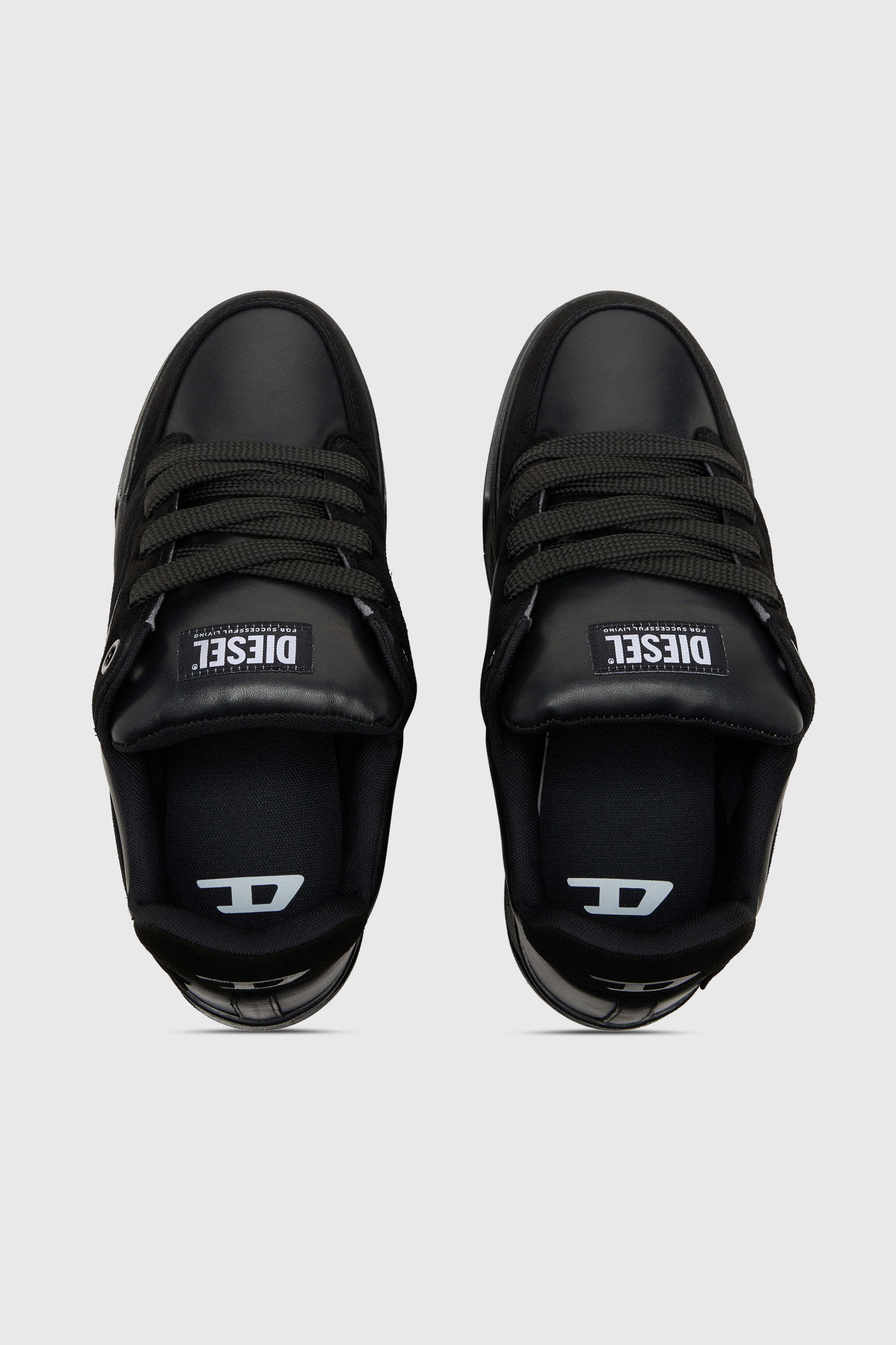 Diesel - S-D-OLLIE LOW, Herren D-Ollie-Monochrome Sneaker aus Wildleder und Leder in Schwarz - 4