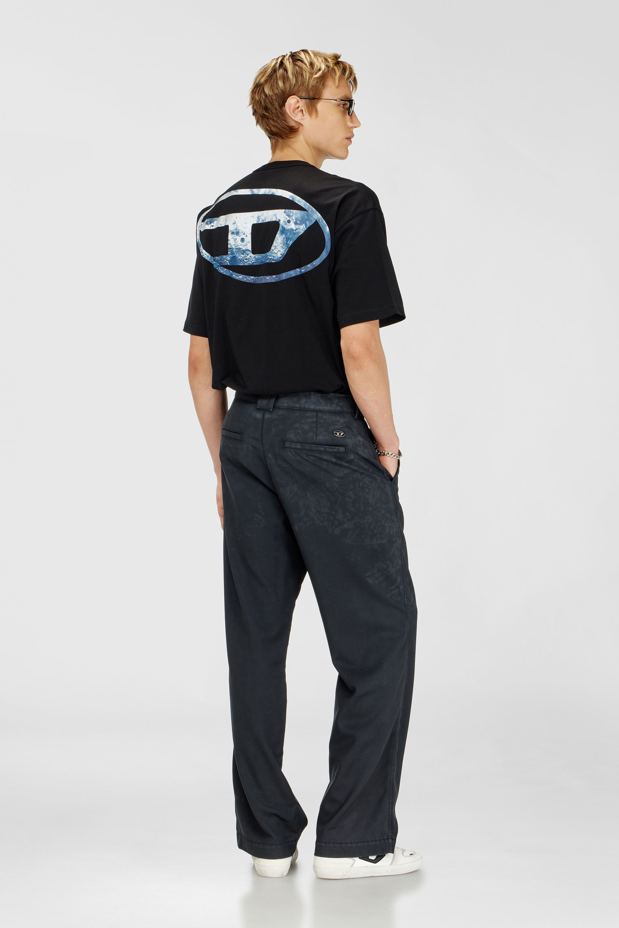 Diesel - T-WASH-MOON-T92, Herren T-Shirt aus Baumwolle mit Oval D Logo und Grafik in Schwarz - 1