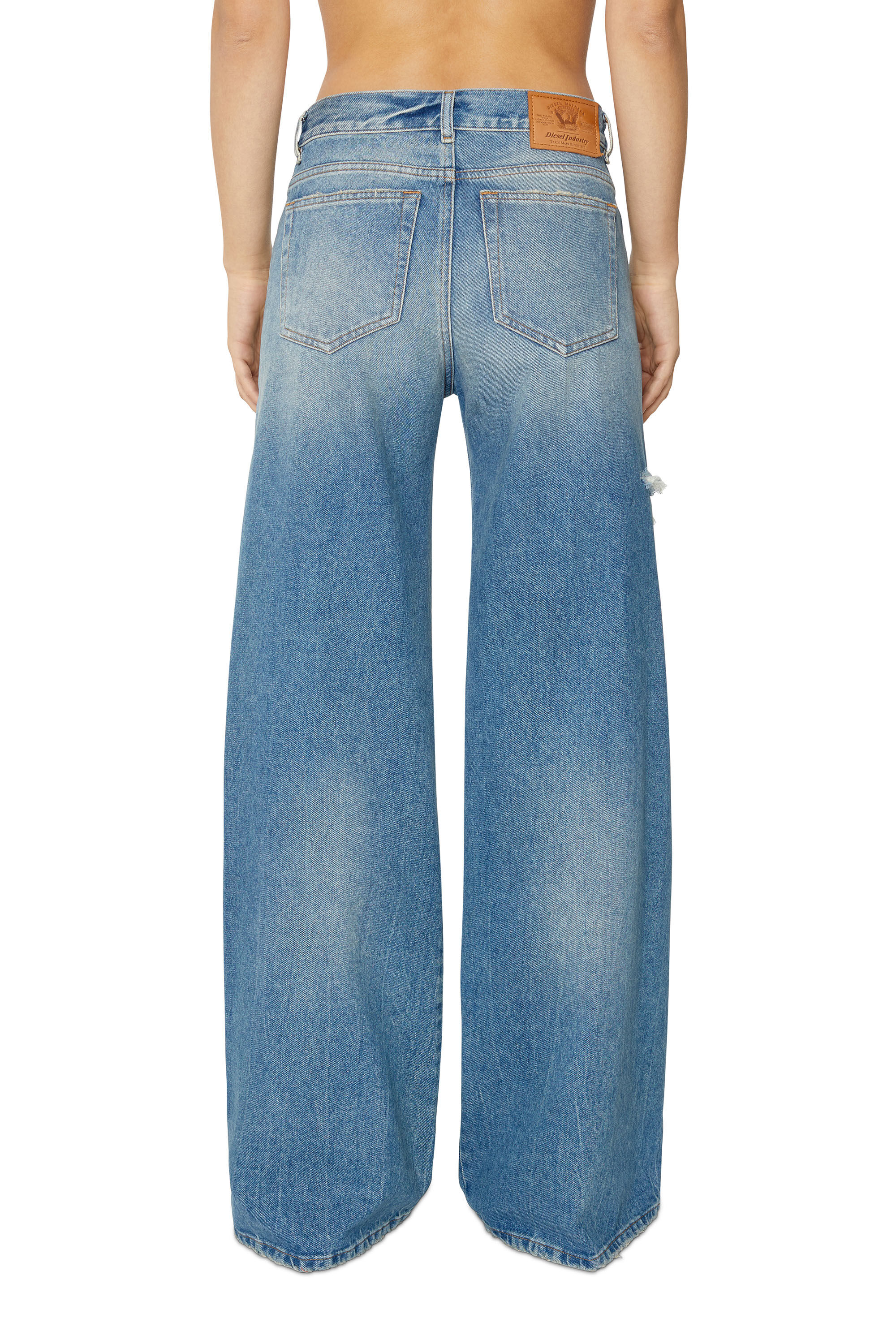 Diesel - 1978 D-Akemi 09D97 Bootcut and Flare Jeans, Hellblau - Image 4