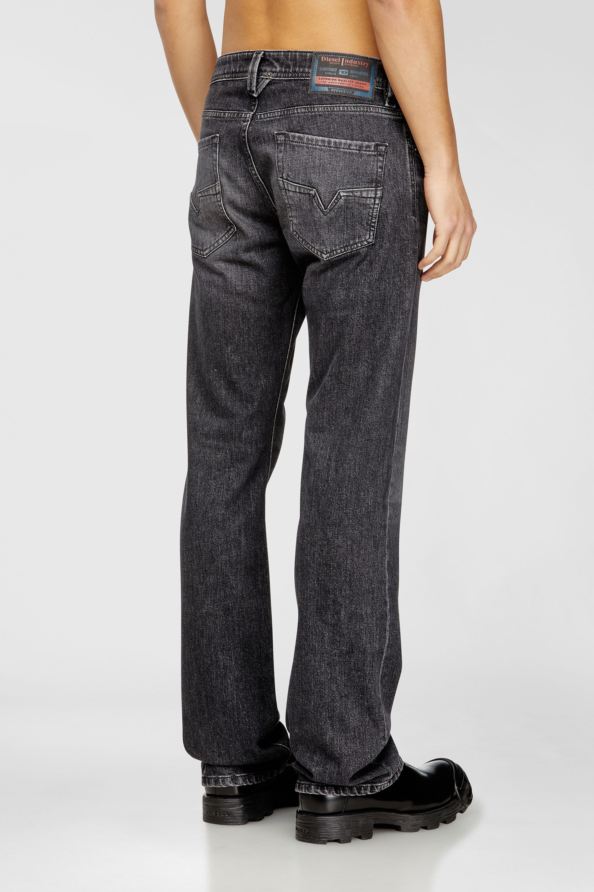 Diesel - Herren Regular Jeans 1985 Larkee 09N49, Grau - 3