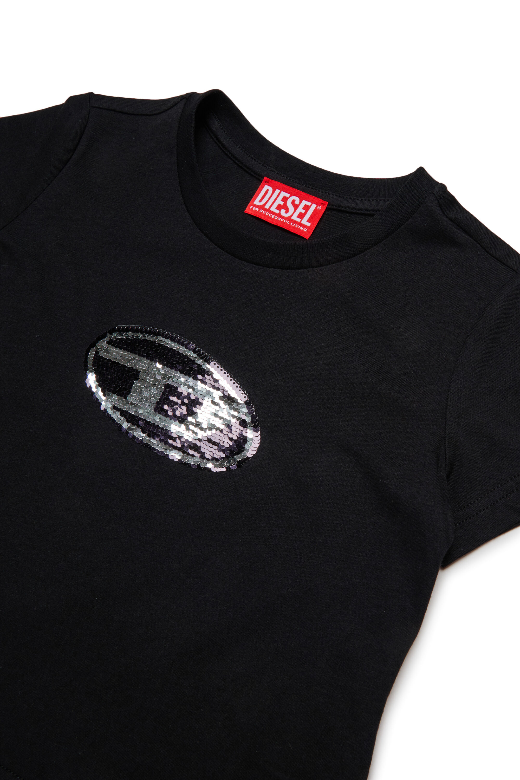 TSEQUINSG, Schwarz