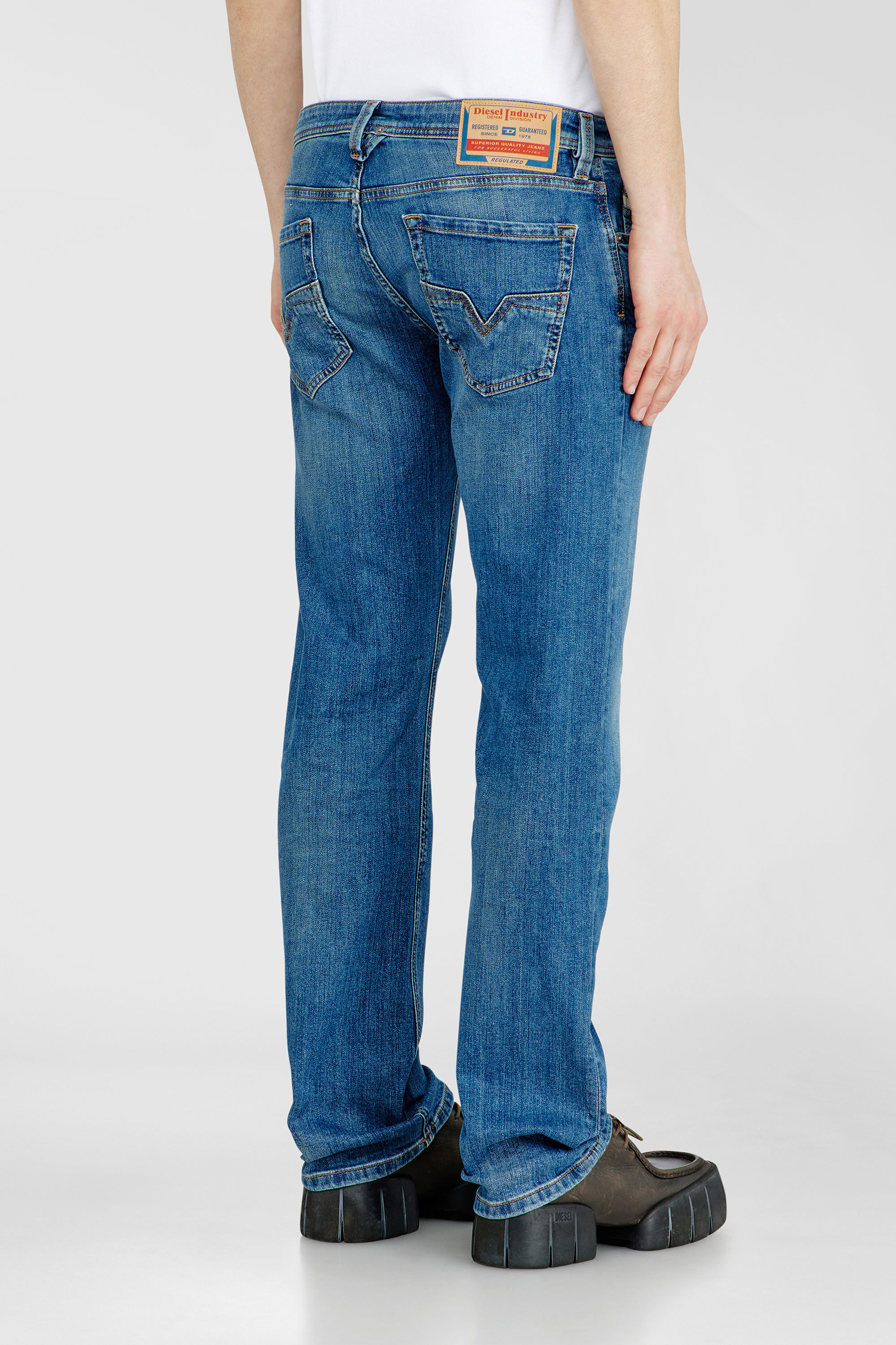 Diesel - Herren Regular Jeans 1985 Larkee 0KIAL, Hellblau - 5