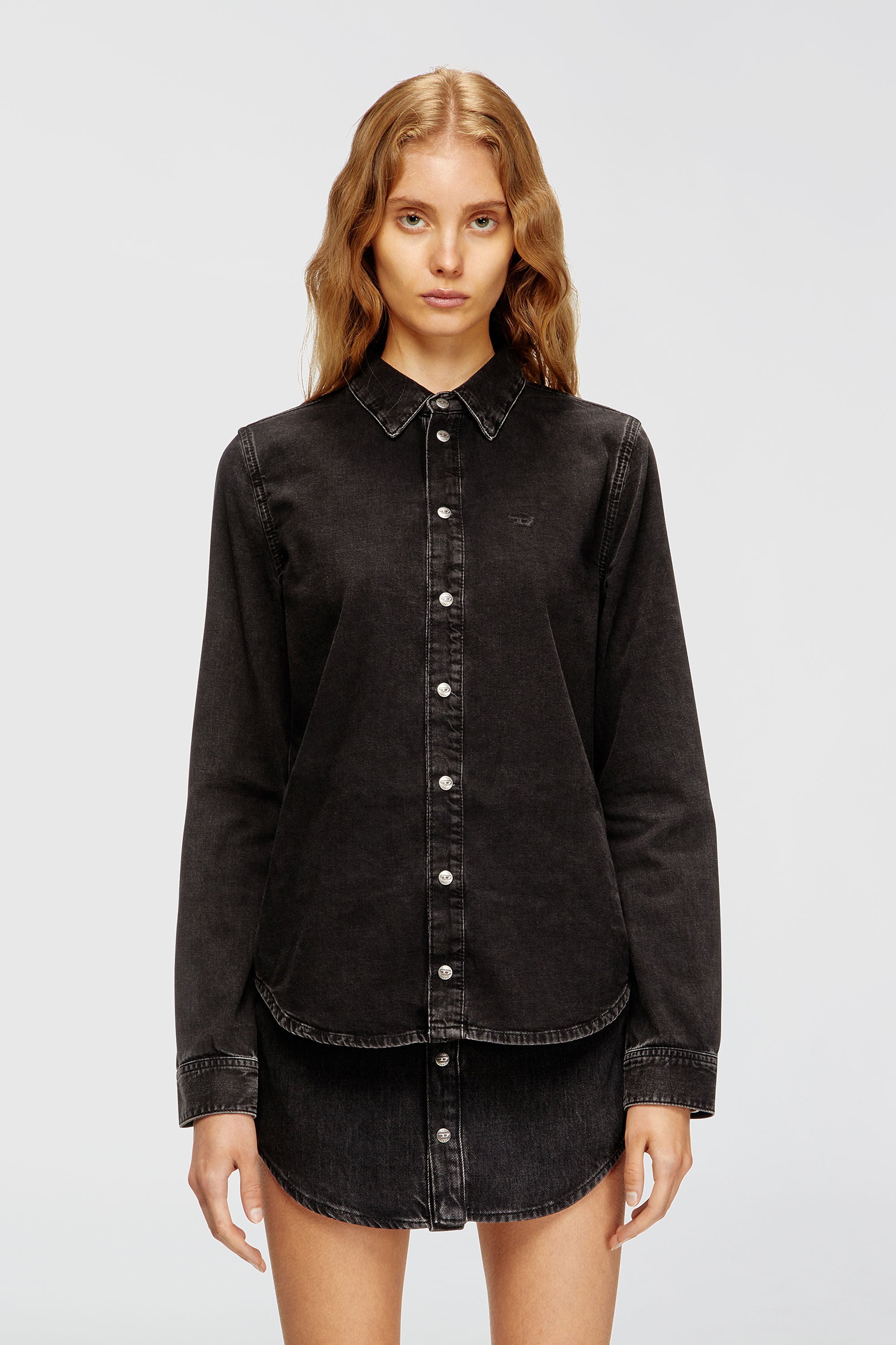 Diesel - DE-EAZY, Woman's Denim shirt with contrasting stitching in Black - 3