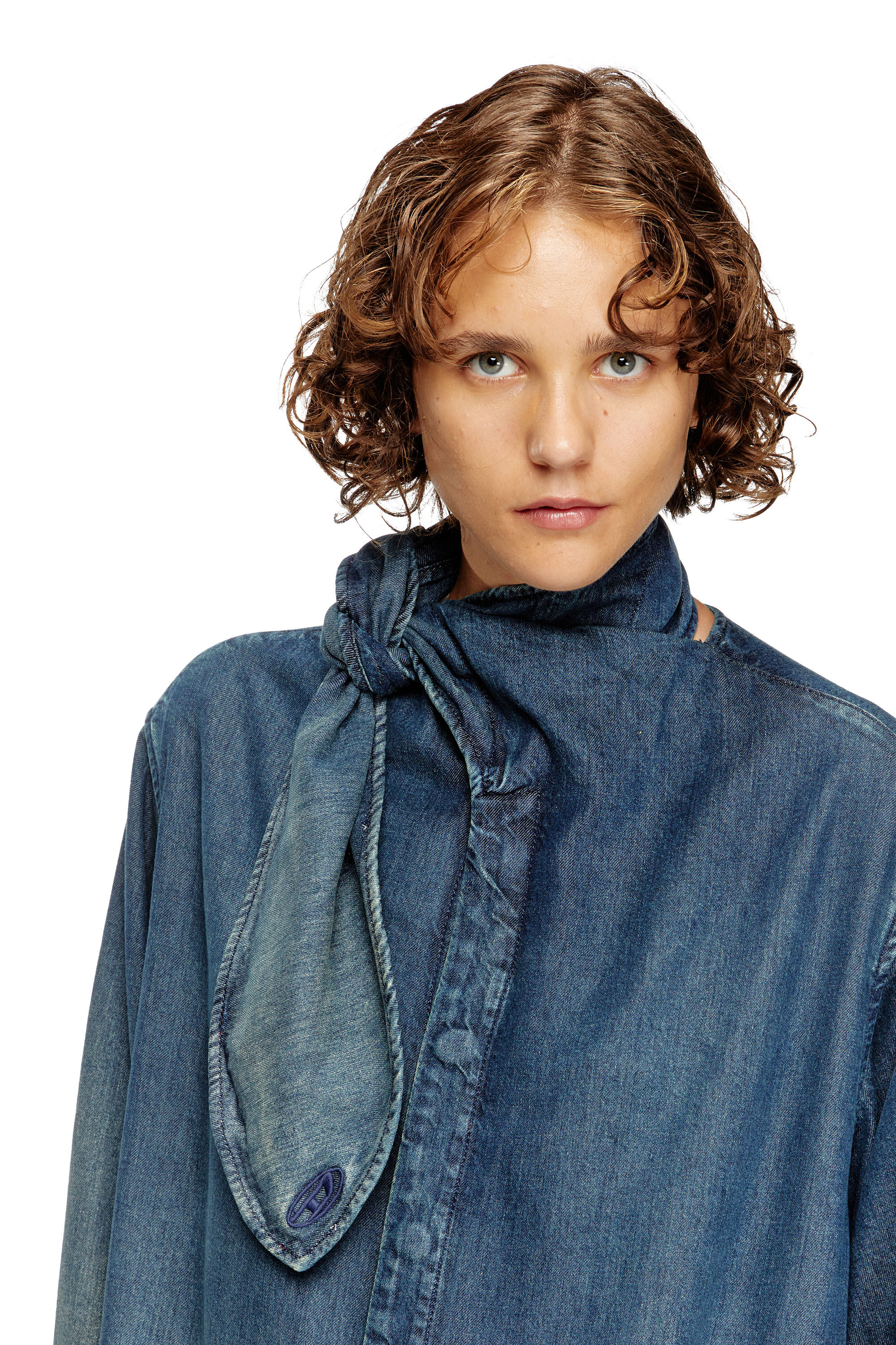 Diesel - DE-BARBARA-S, Damen Langes Shirtkleid aus fließendem Denim in Dunkelblau - 4