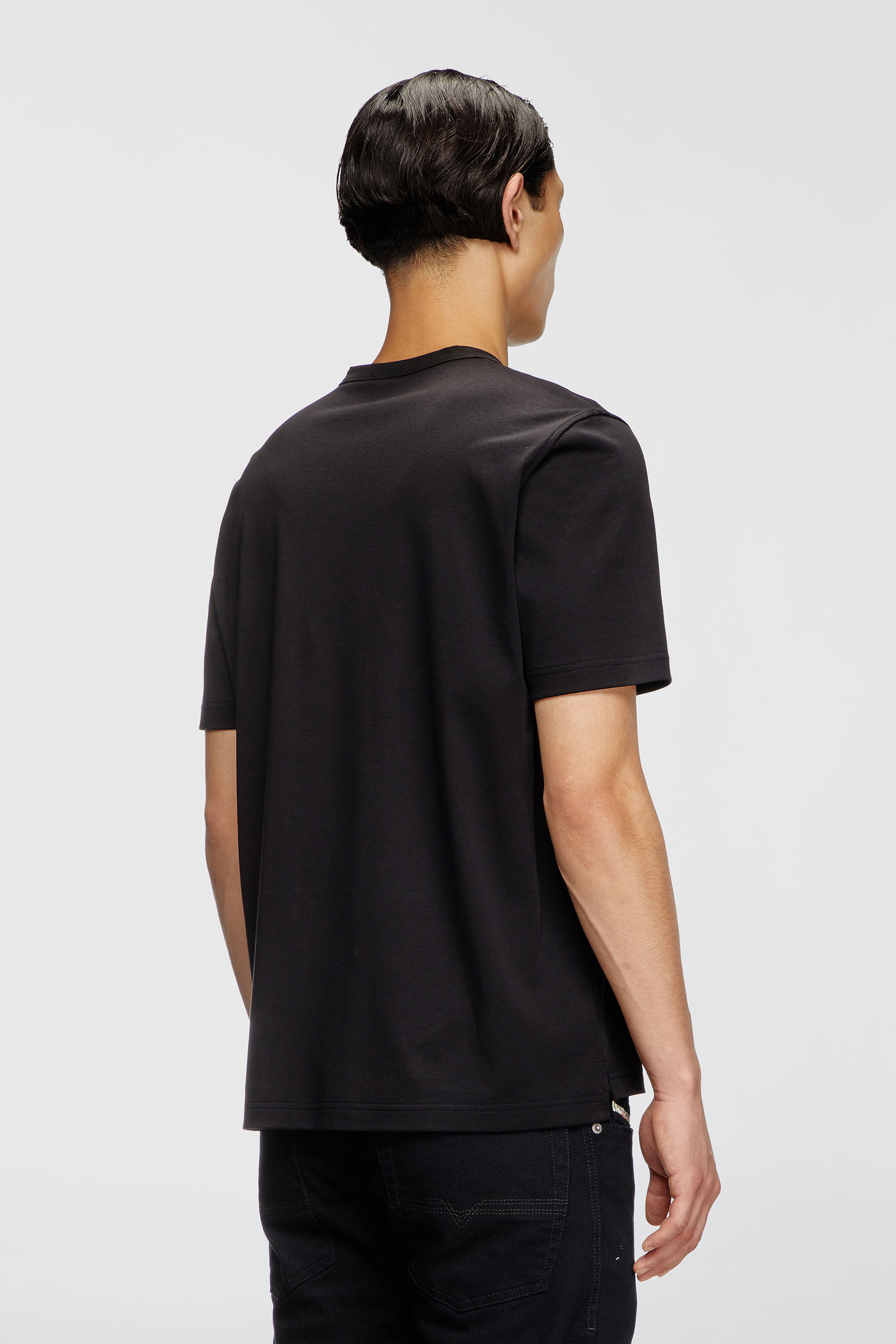 Diesel - T-ADJUST-SLITS-R17, Herren T-Shirt mit farblich abgestimmter Logo-Stickerei in Schwarz - 4