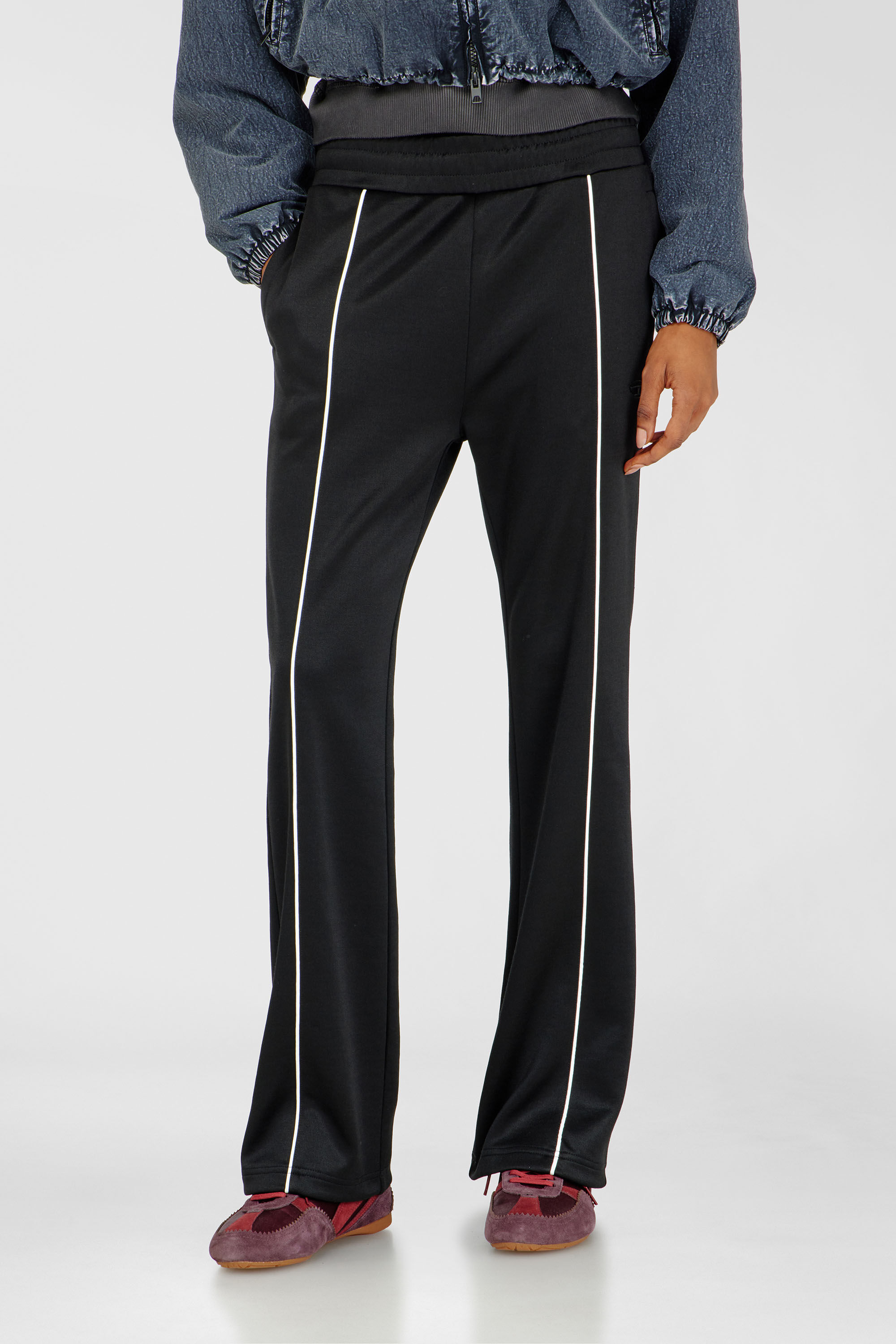 Diesel - P-LOCKINGIN-OD, Damen Trainingshose mit kontrastierender Paspel in Schwarz/Weiss - 3