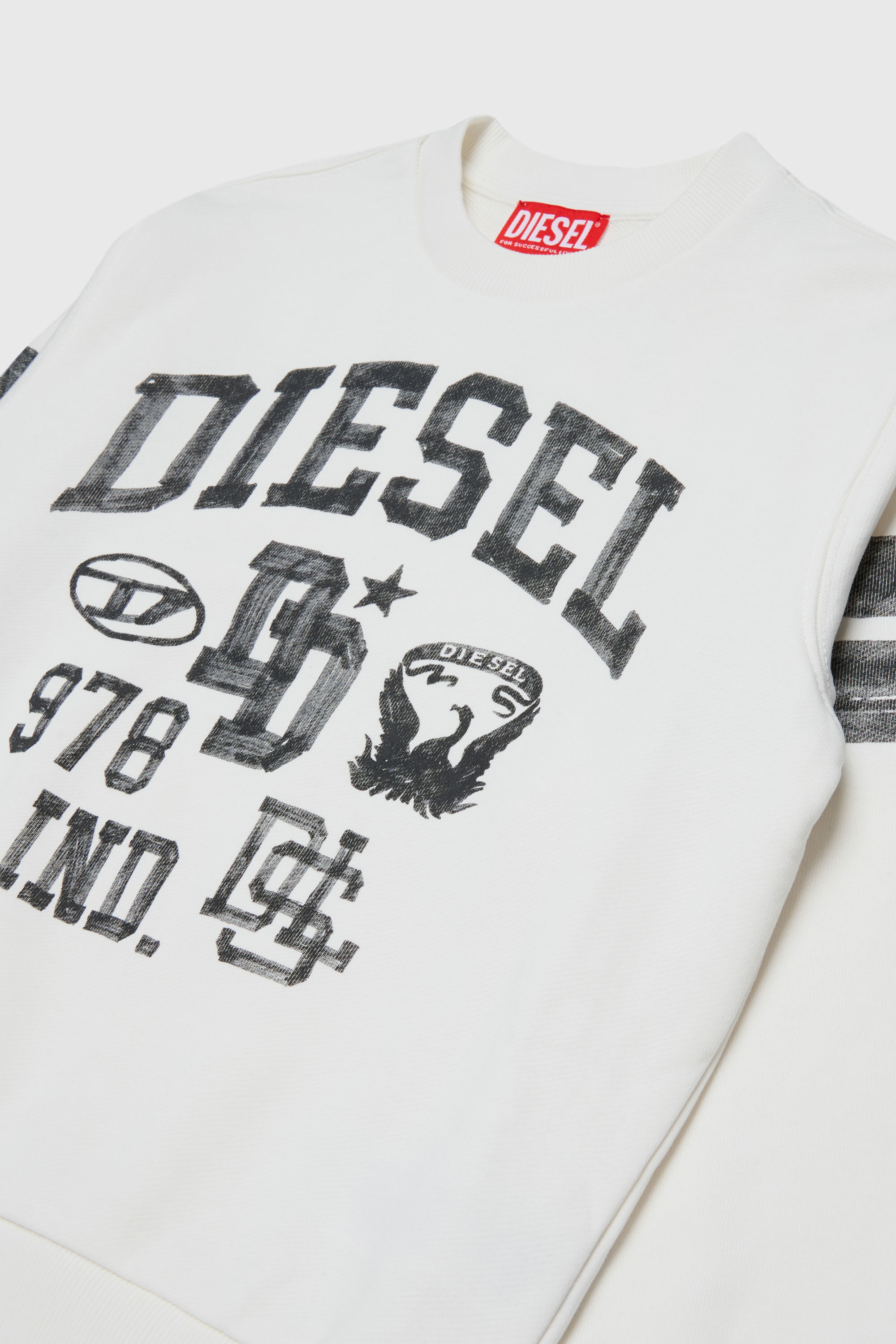 Diesel - SBAND OVER, Herren Sweatshirt mit Collegiate-Logo-Prints in Wei&szlig; - 3