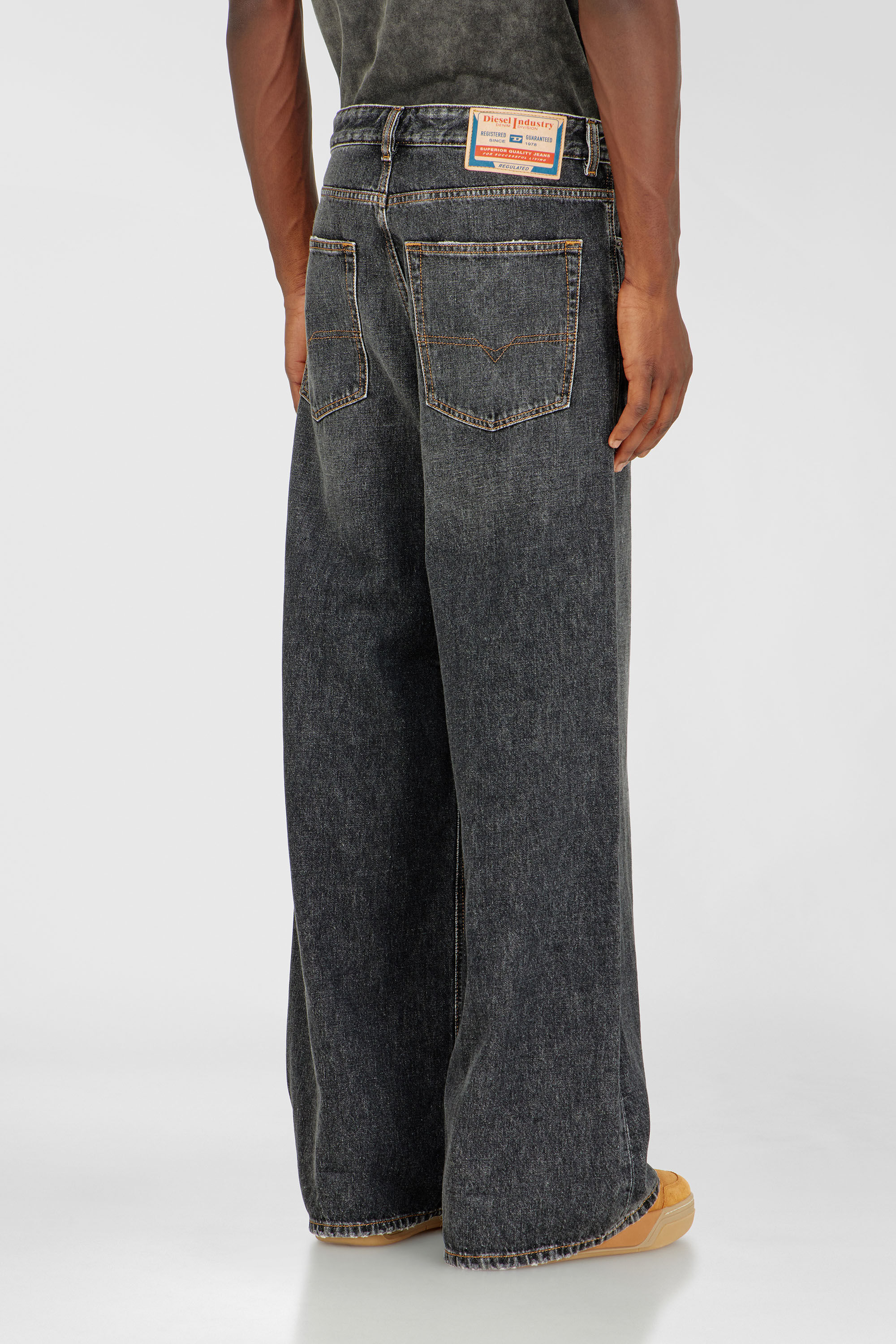 Diesel - Herren Relaxed Jeans D-Rise 007DN, Schwarz/Dunkelgrau - 5