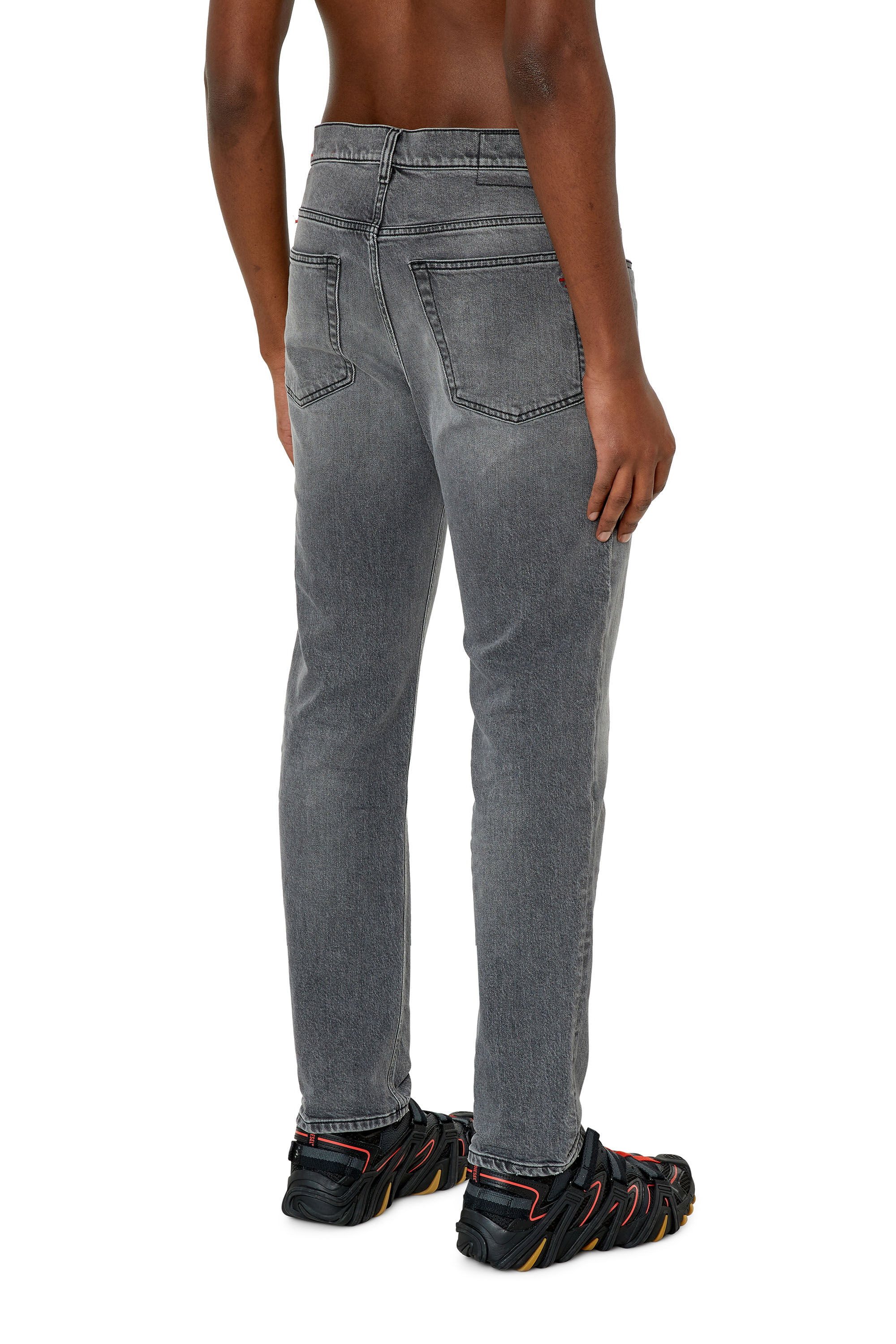 Diesel - 2005 D-Fining 09E87 Tapered Jeans, Schwarz/Dunkelgrau - Image 4