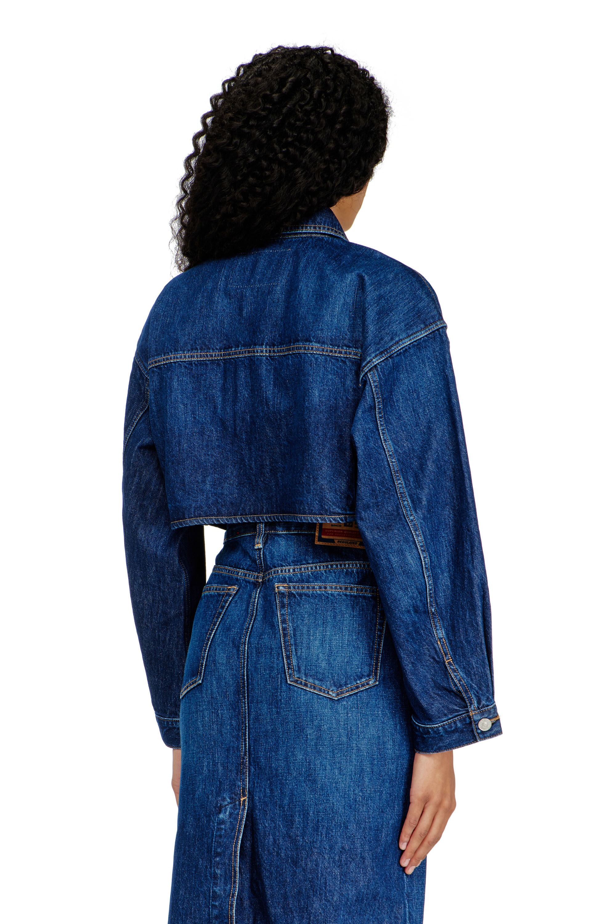 Diesel - DE-MALLEY, Damen Cropped oversized denim trucker jacket

&Uuml;bergro&szlig;e cropped Denim-Truckerjacke in Mittelblau - 4