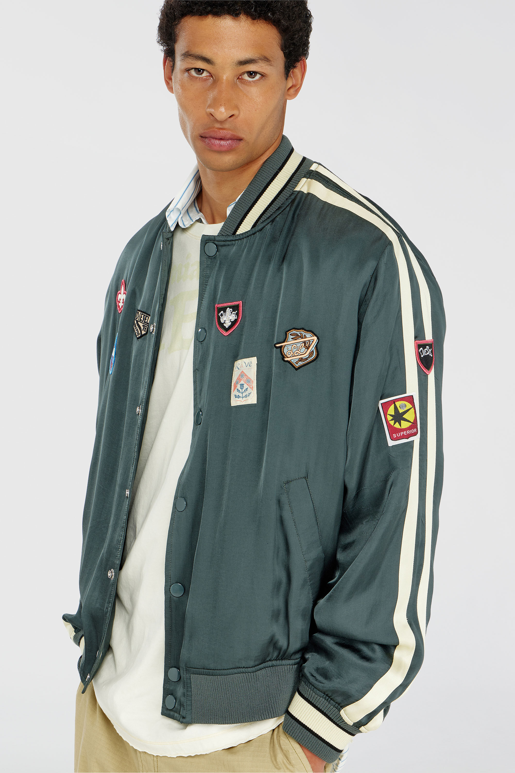 Diesel - J-ANNU, Herren Satin-bomberjacke mit patches in Dunkelgr&uuml;n - 5
