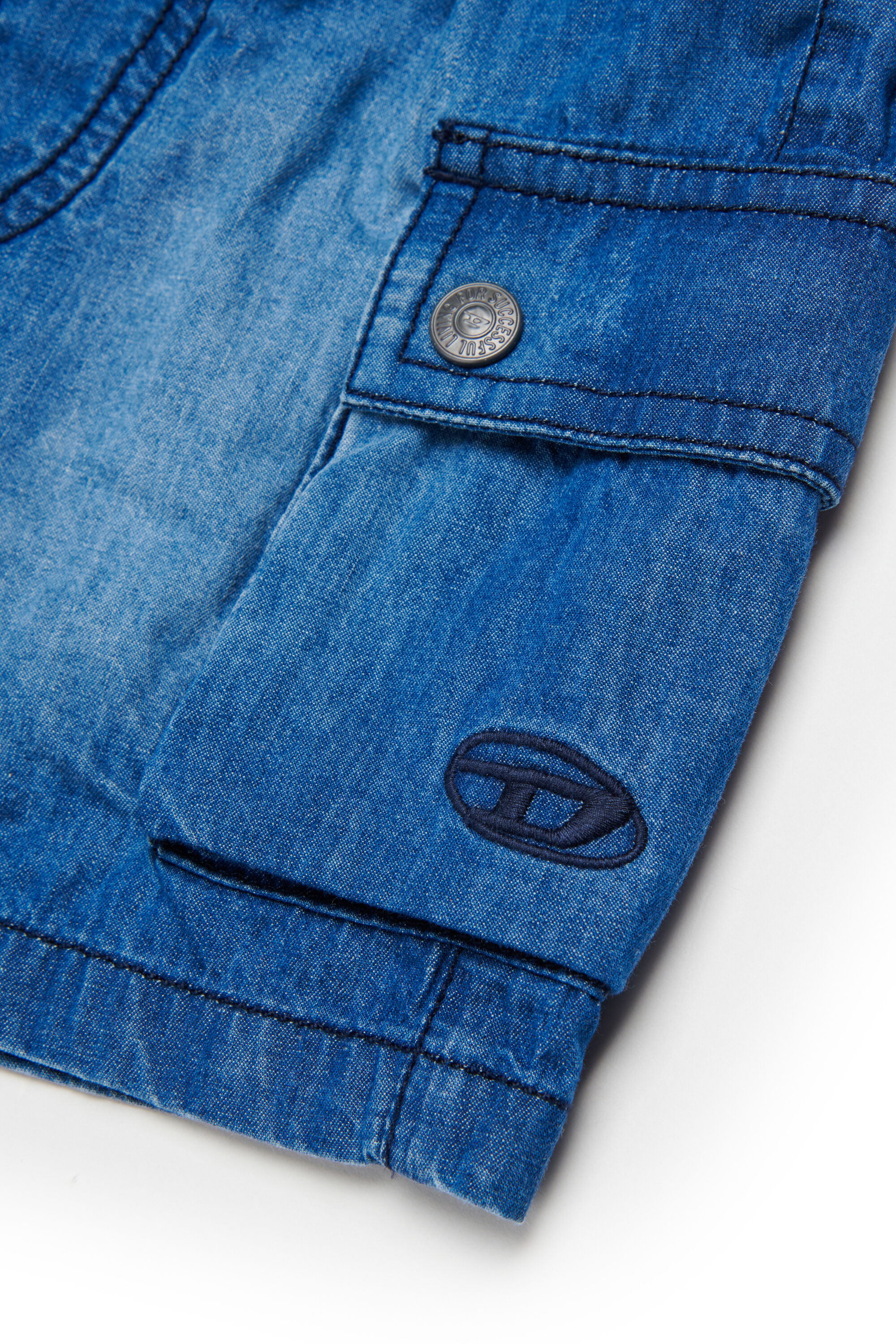 Diesel - PILYDSHORTB, Herren Denim-Shorts mit Cargotaschen in Mittelblau - 4