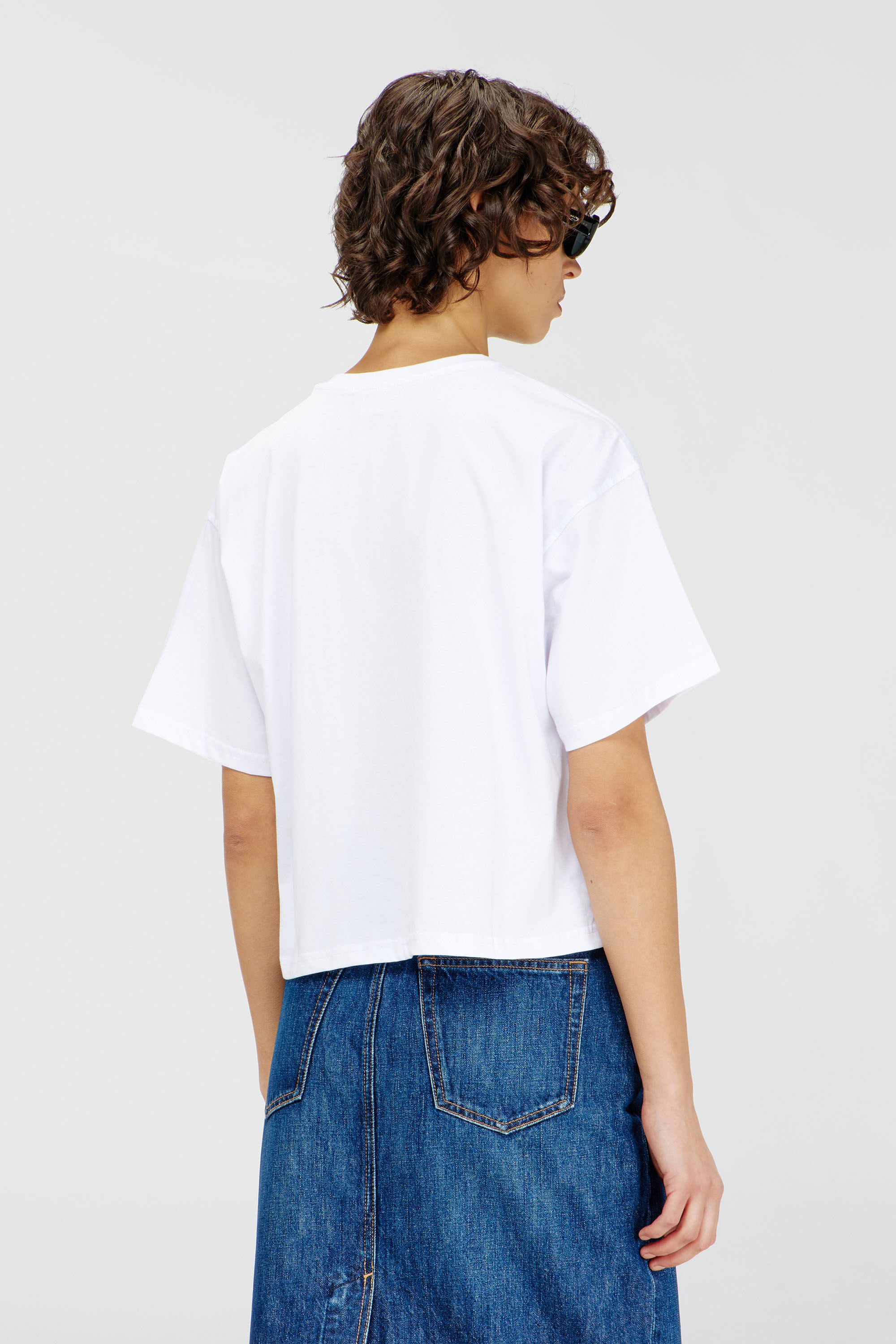 Diesel - T-BUXT-CROP-OD, Damen Kastiges T-Shirt mit ausgeschnittenem Oval D-Logo in Wei&szlig; - 4