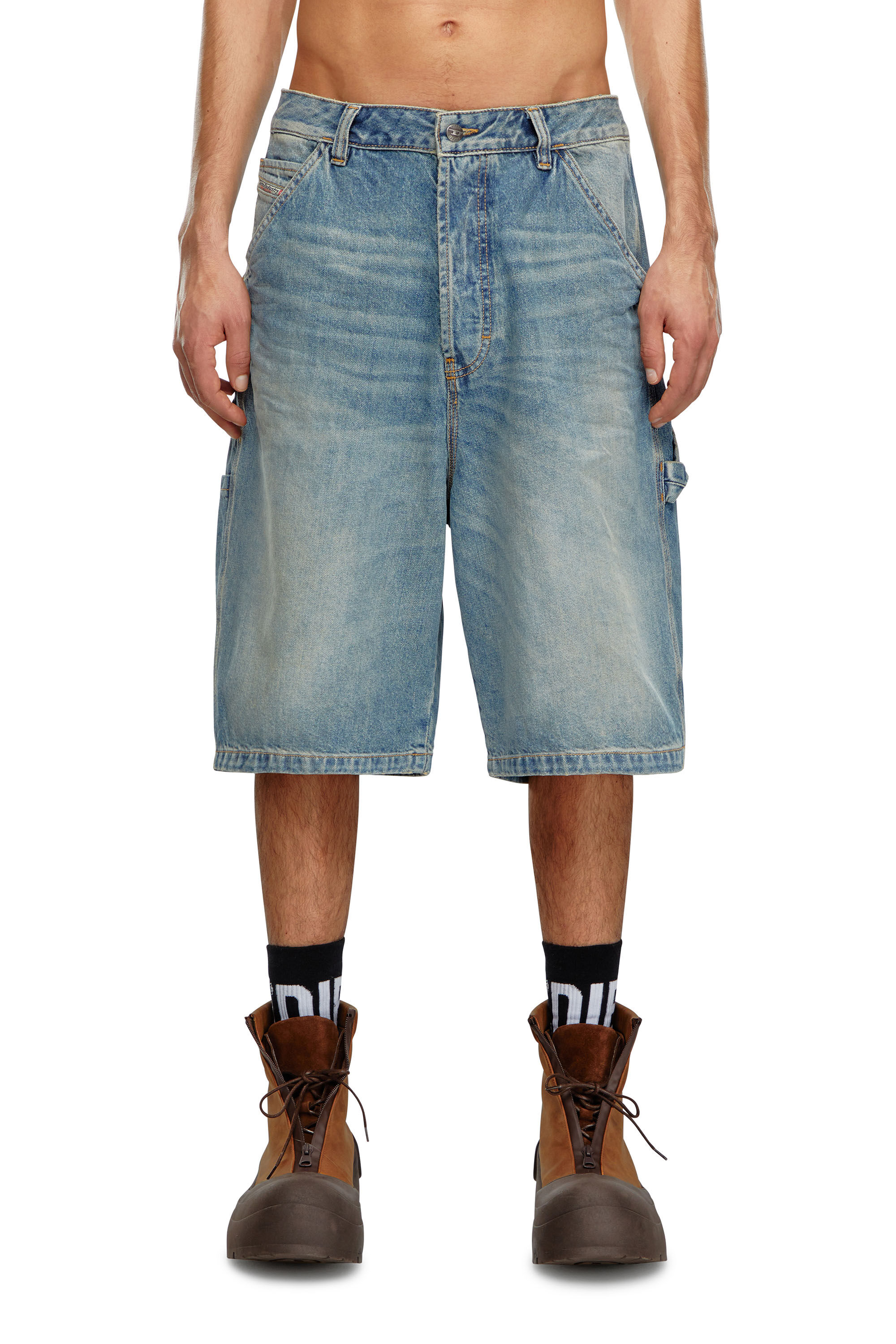 【oan】Dogen Washing Shorts D-KROOSHORT-Z-T Man: Knee-length shorts in Track Denim | Diesel
