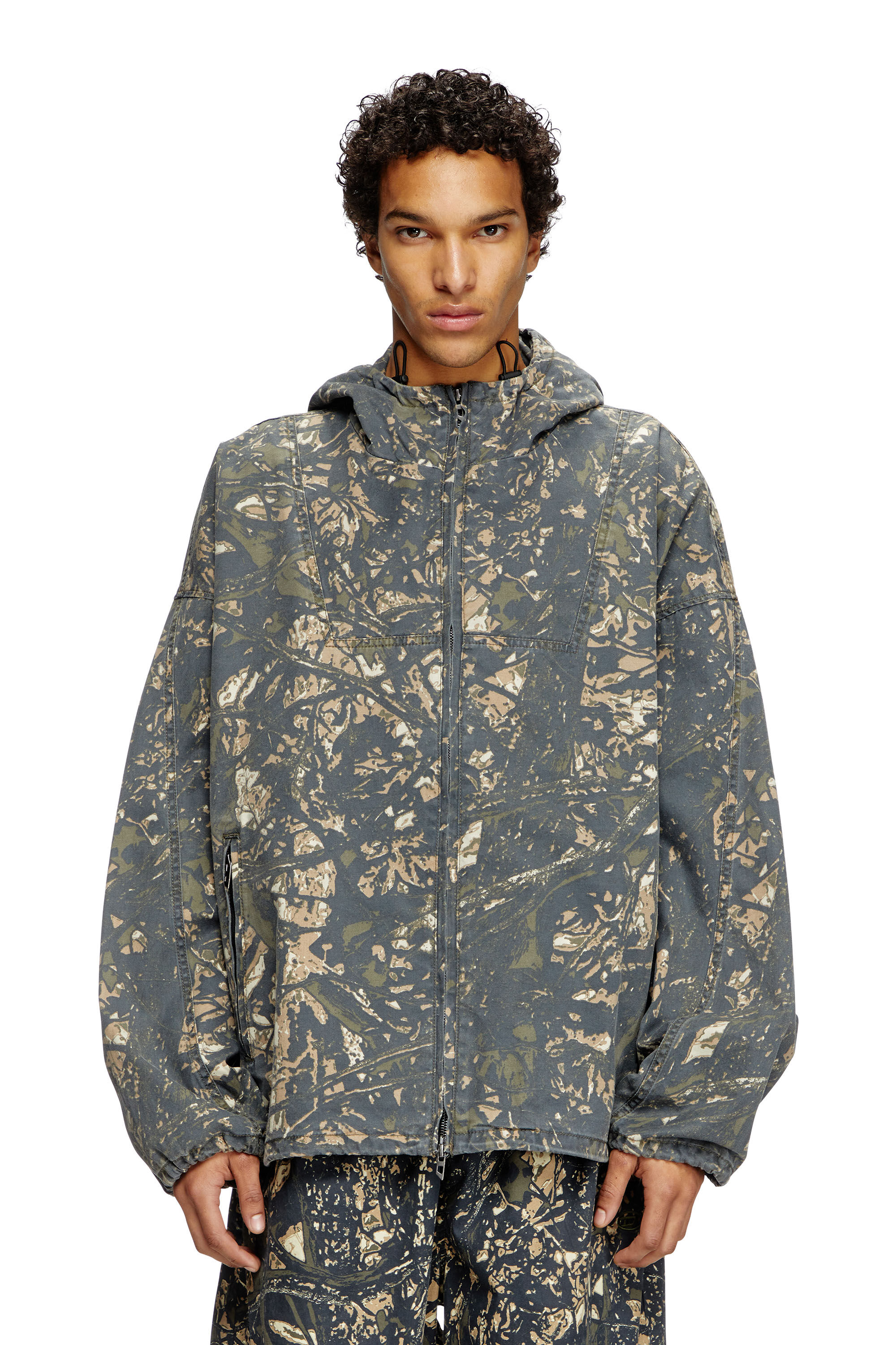 Diesel - J-LINT, Herren Jacke mit Kapuze und Camouflage-Print in Grün/Braun - 3