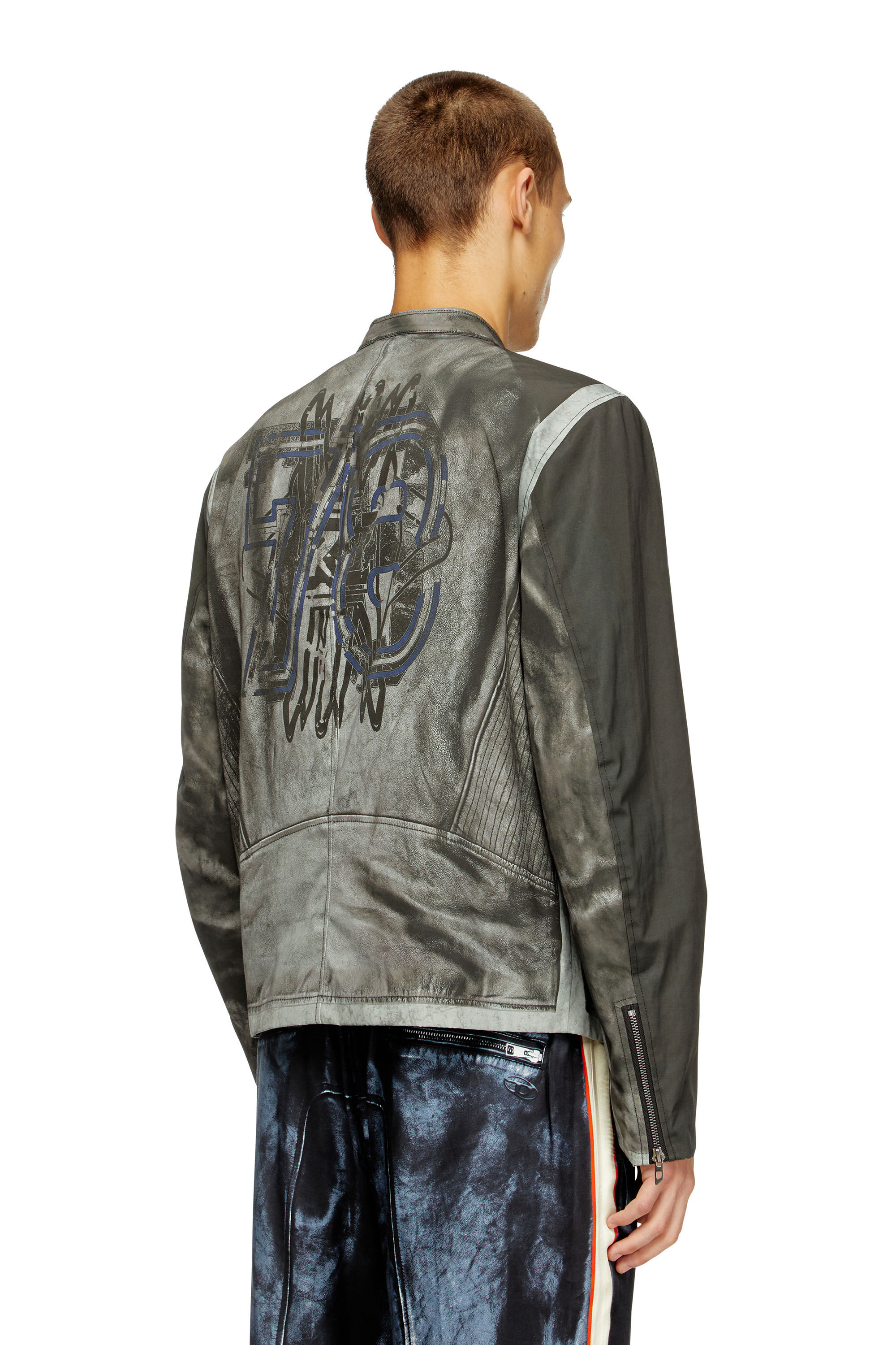 Diesel - J-EVERT, Herren Bikerjacke aus bedrucktem Canvas in Dunkelgrau - 4
