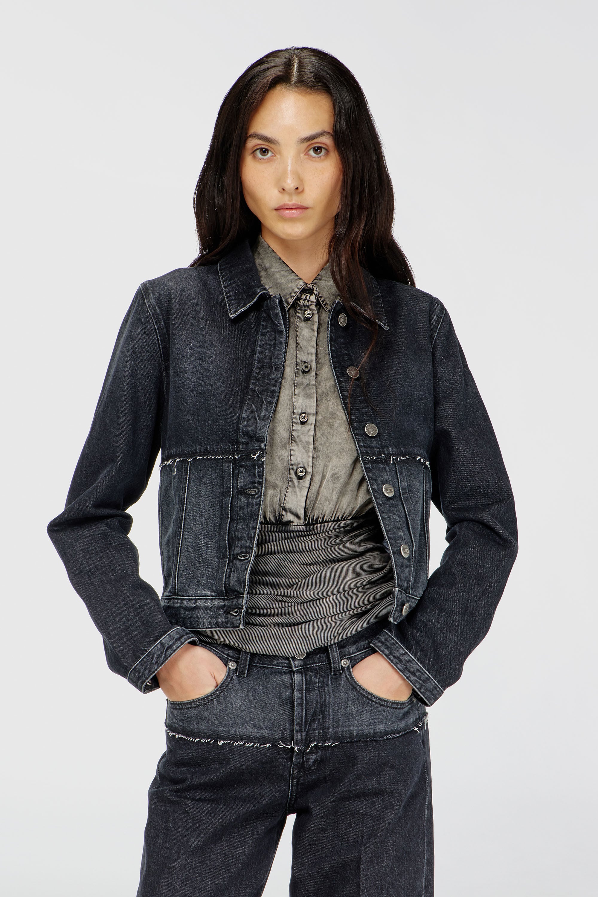 Diesel - DE-KATO-SE, Damen Jacke aus segmentiertem Denim in Schwarz/Dunkelgrau - 5