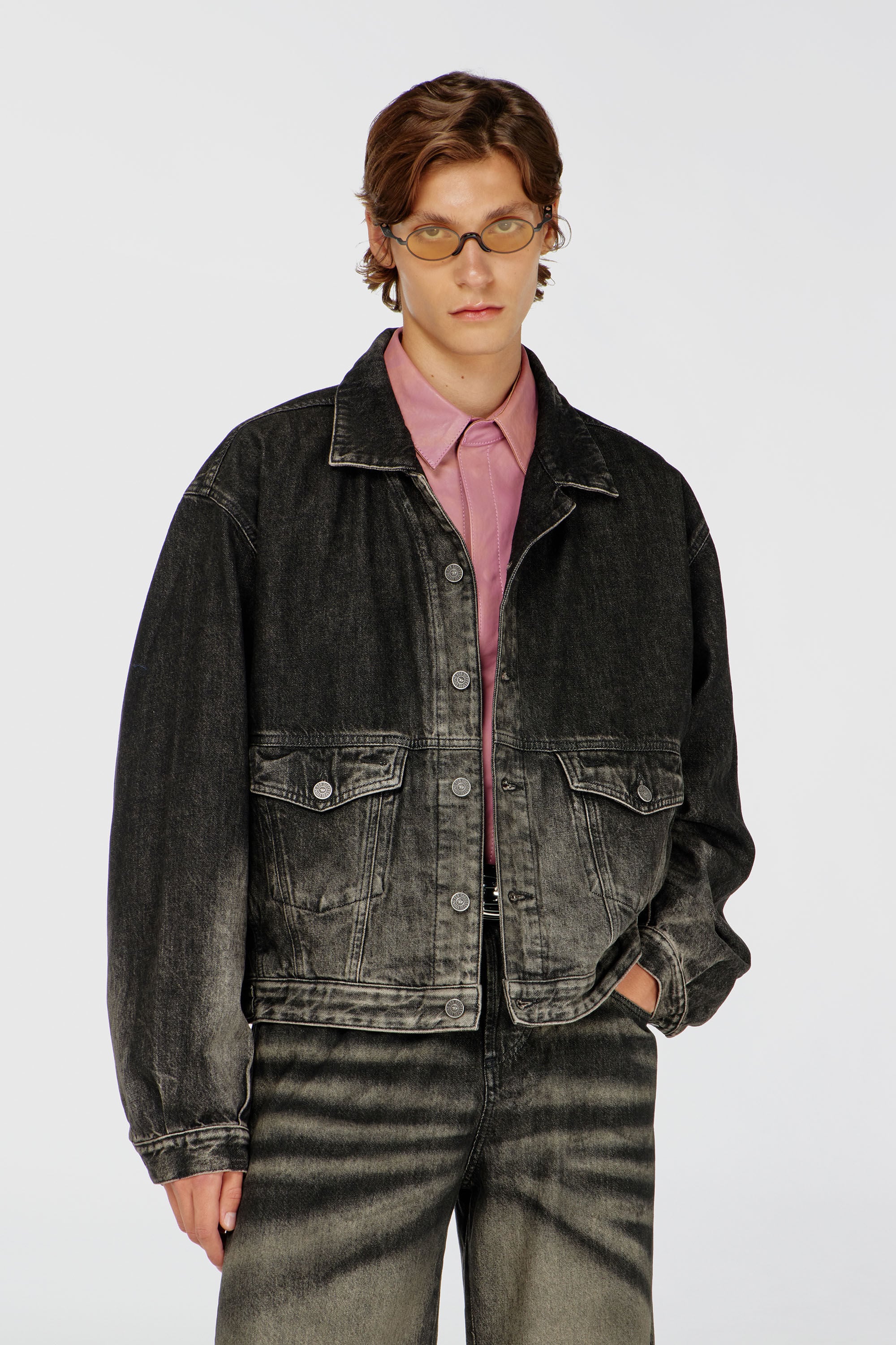 Diesel - D-MORGHI-FSJ, Herren Trucker-Jacke aus Denim mit Dirty-Effekt in Schwarz/Dunkelgrau - 3