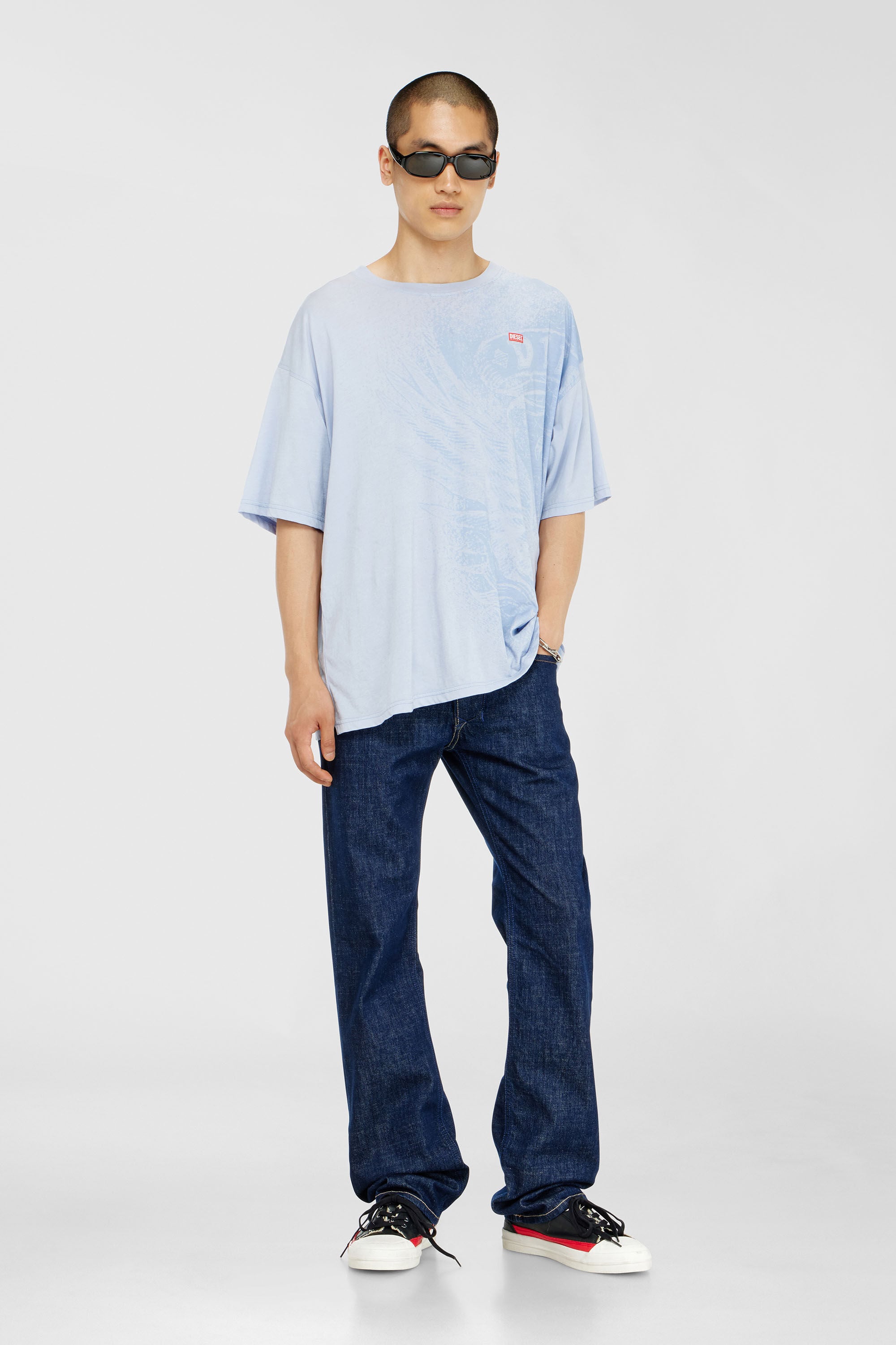 Diesel - T-BOXT-AA3, Herren Locker geschnittenes T-Shirt mit Pigmentdruck in Hellblau - 1