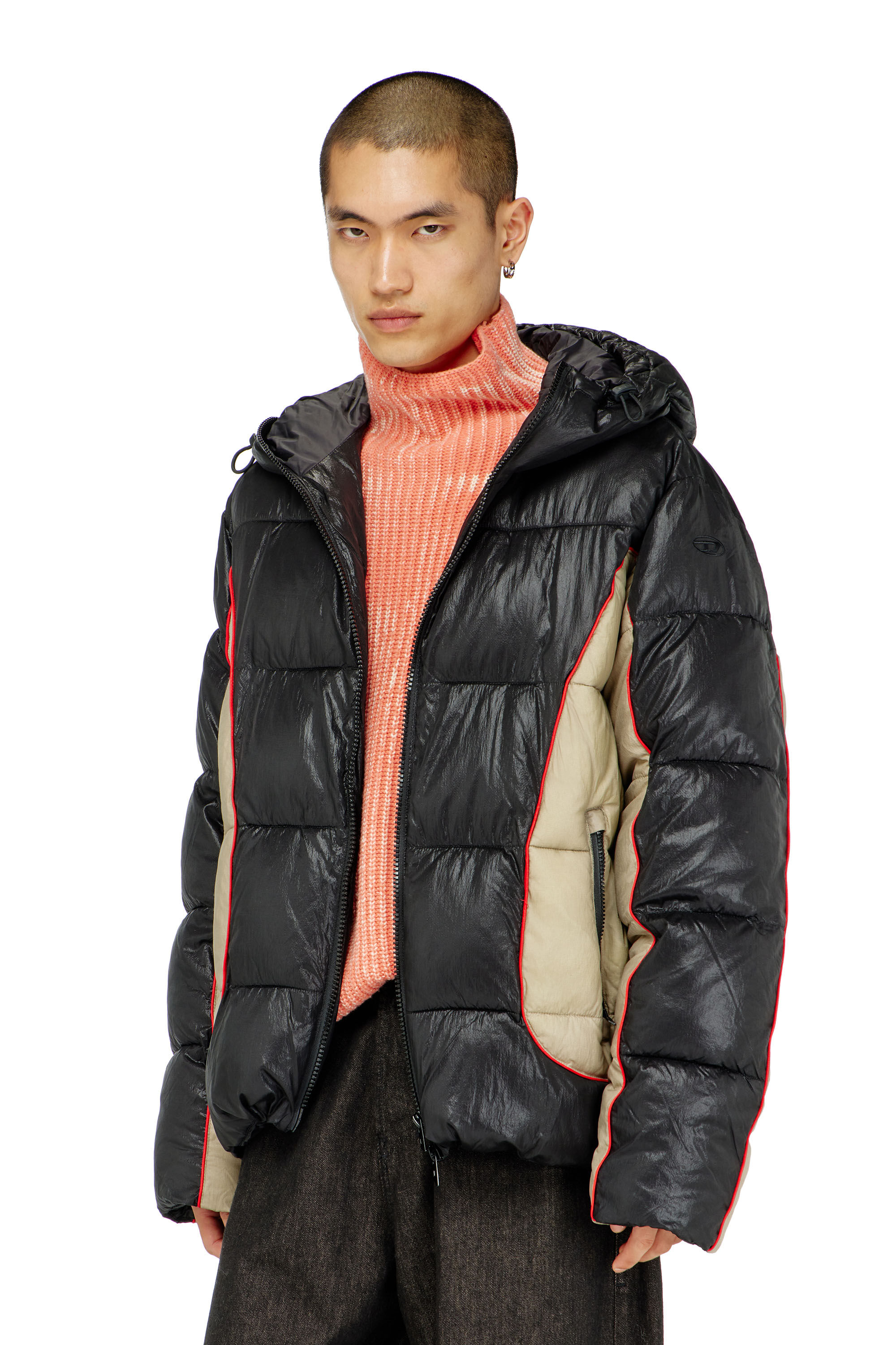 Diesel - W-OSTEND, Herren Pufferjacke mit Kapuze aus gl&auml;nzendem Ripstop in Schwarz/Beige - 3