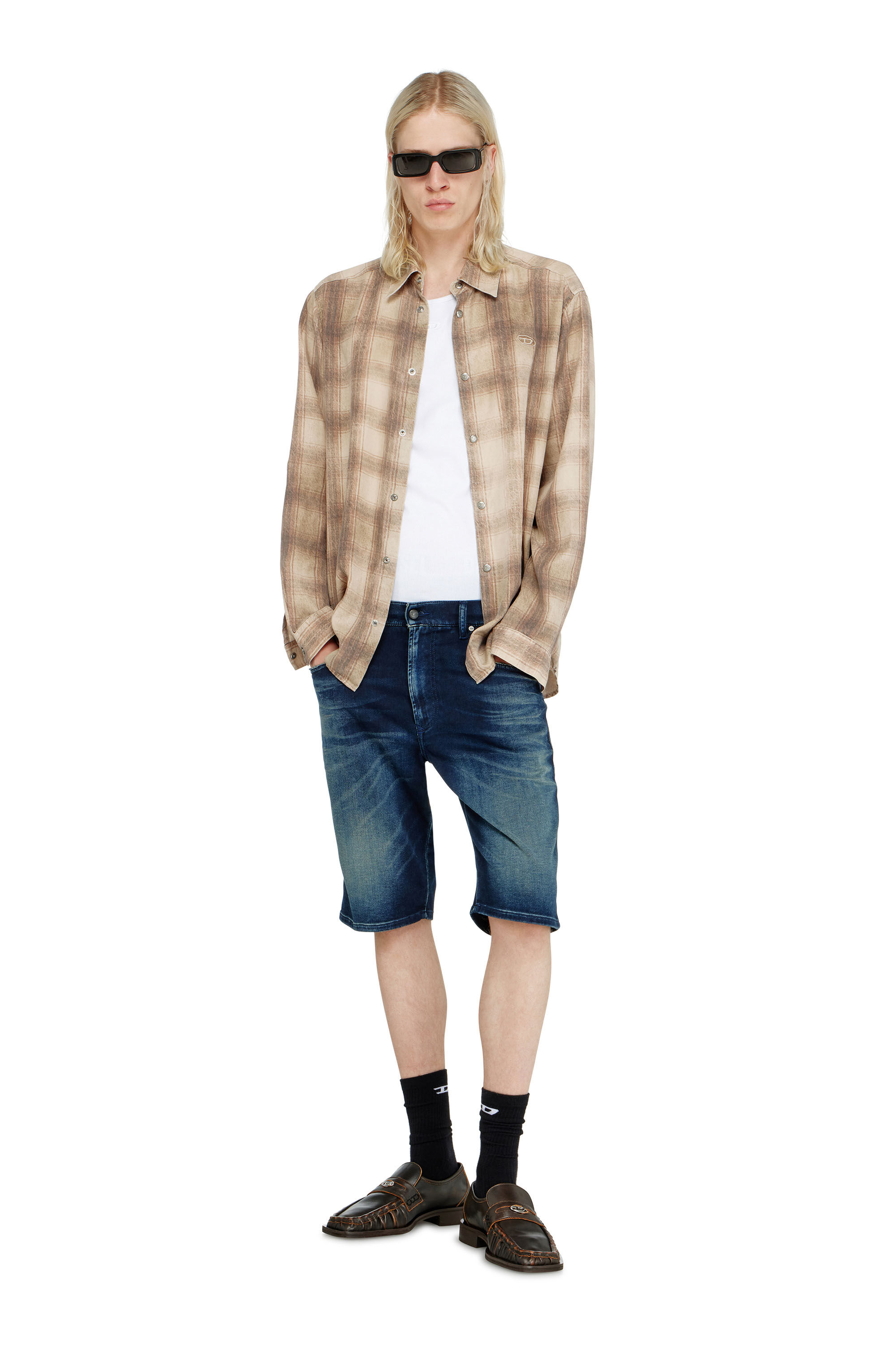 Diesel - 2033 D-KROOLEY-SHORT-BW JOGG, Herren Chino shorts aus shaded JoggJeans in Dunkelblau - 1