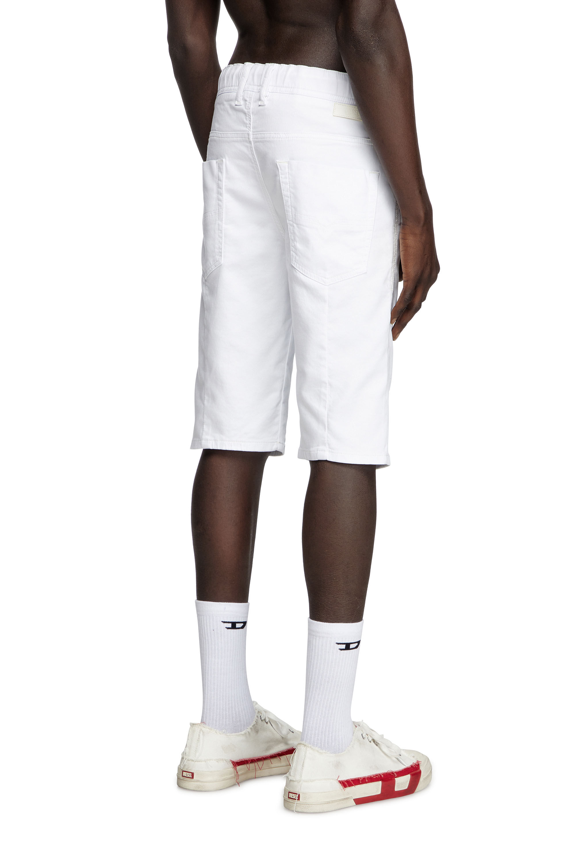 Diesel - D-KROOSHORT JOGGJEANS, Herren Shorts im Slim Fit aus einfarbigem JoggJeans®-Material in Weiß - 4