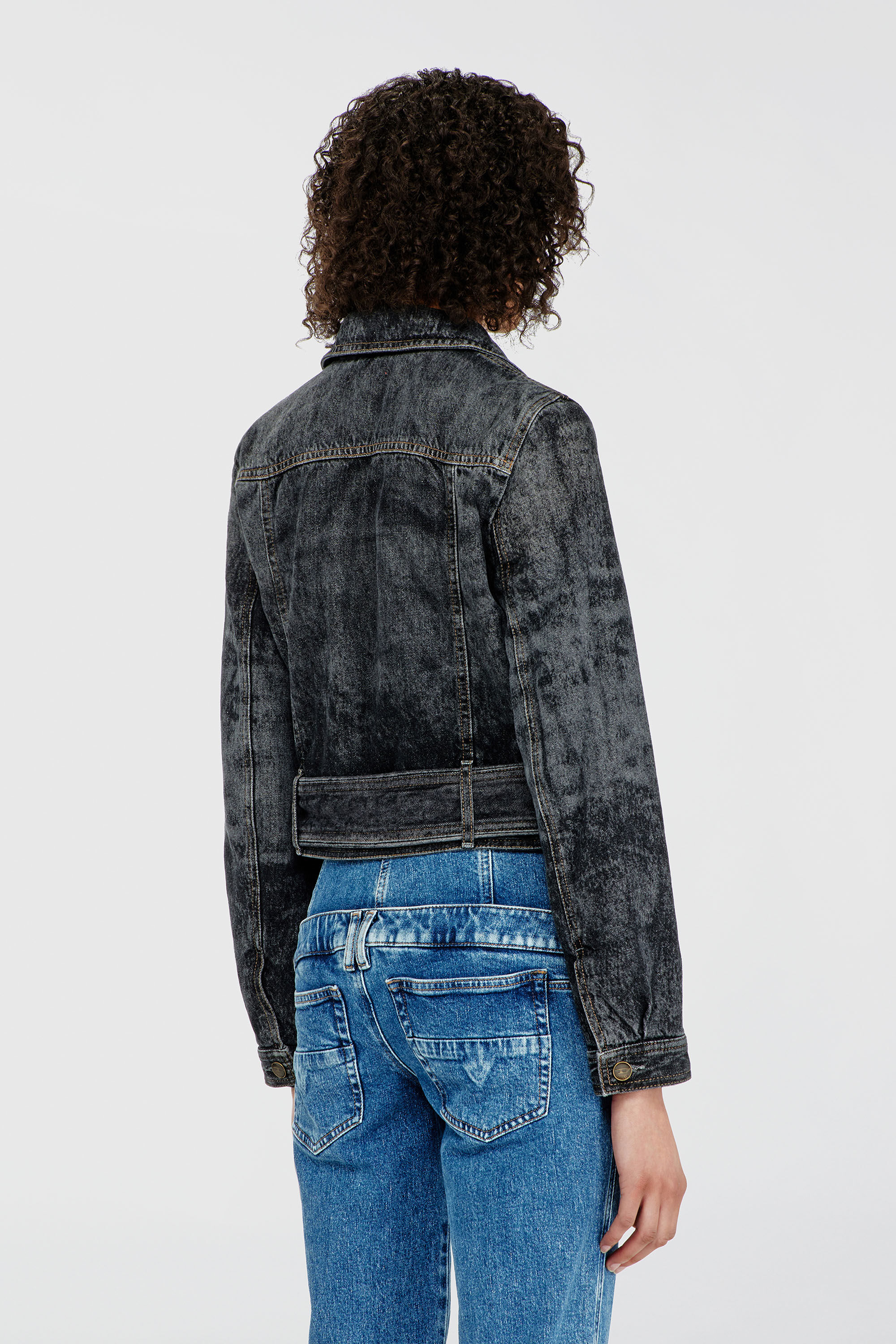 Diesel - DE-LEGEND-S, Damen Cropped Denimjacke mit G&uuml;rtel in Schwarz - 4
