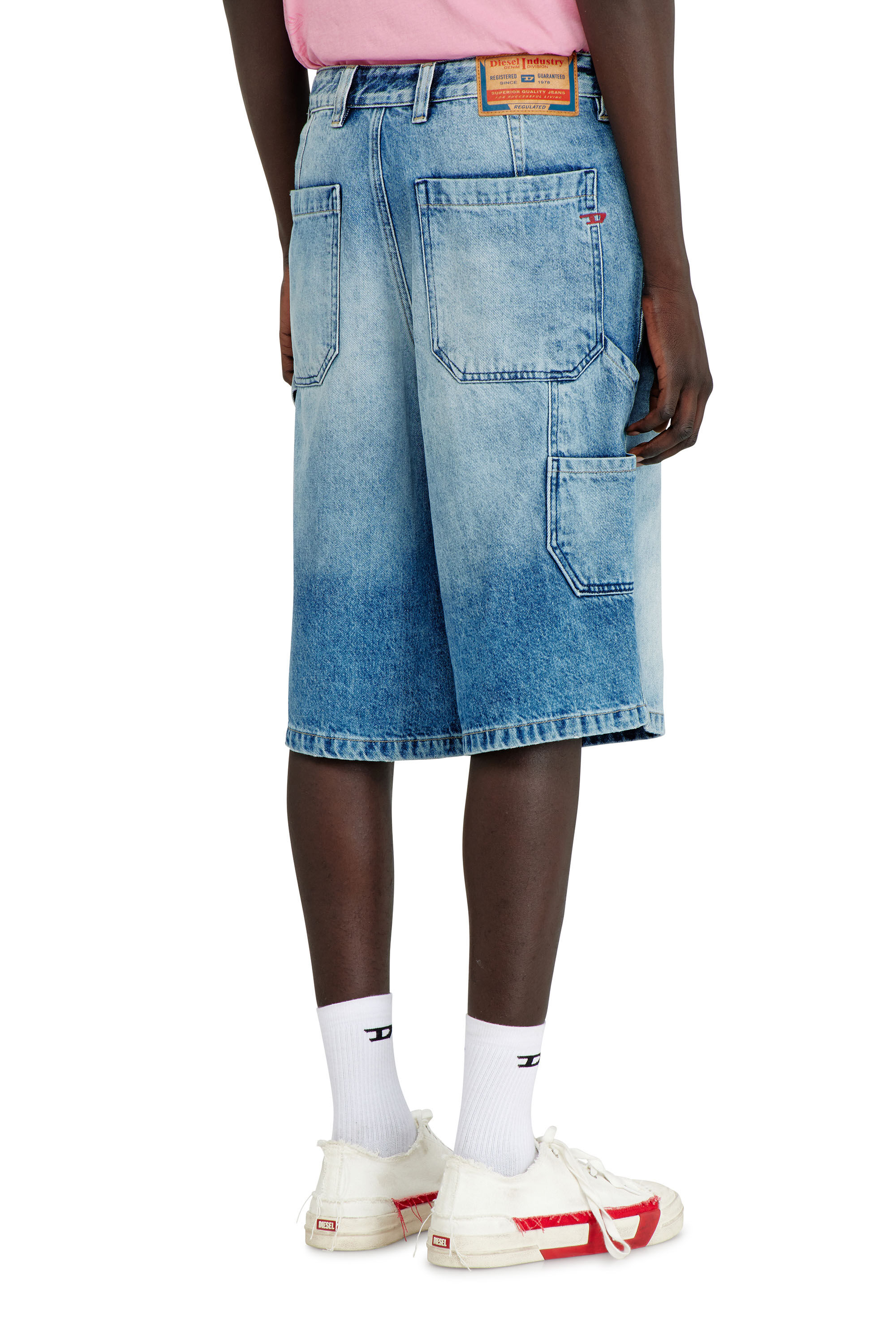 Diesel - D-LIVERY-W-SHORT, Herren Relaxed Shorts aus flie&szlig;endem Denim mit Abrieb-Effekten in null - 4