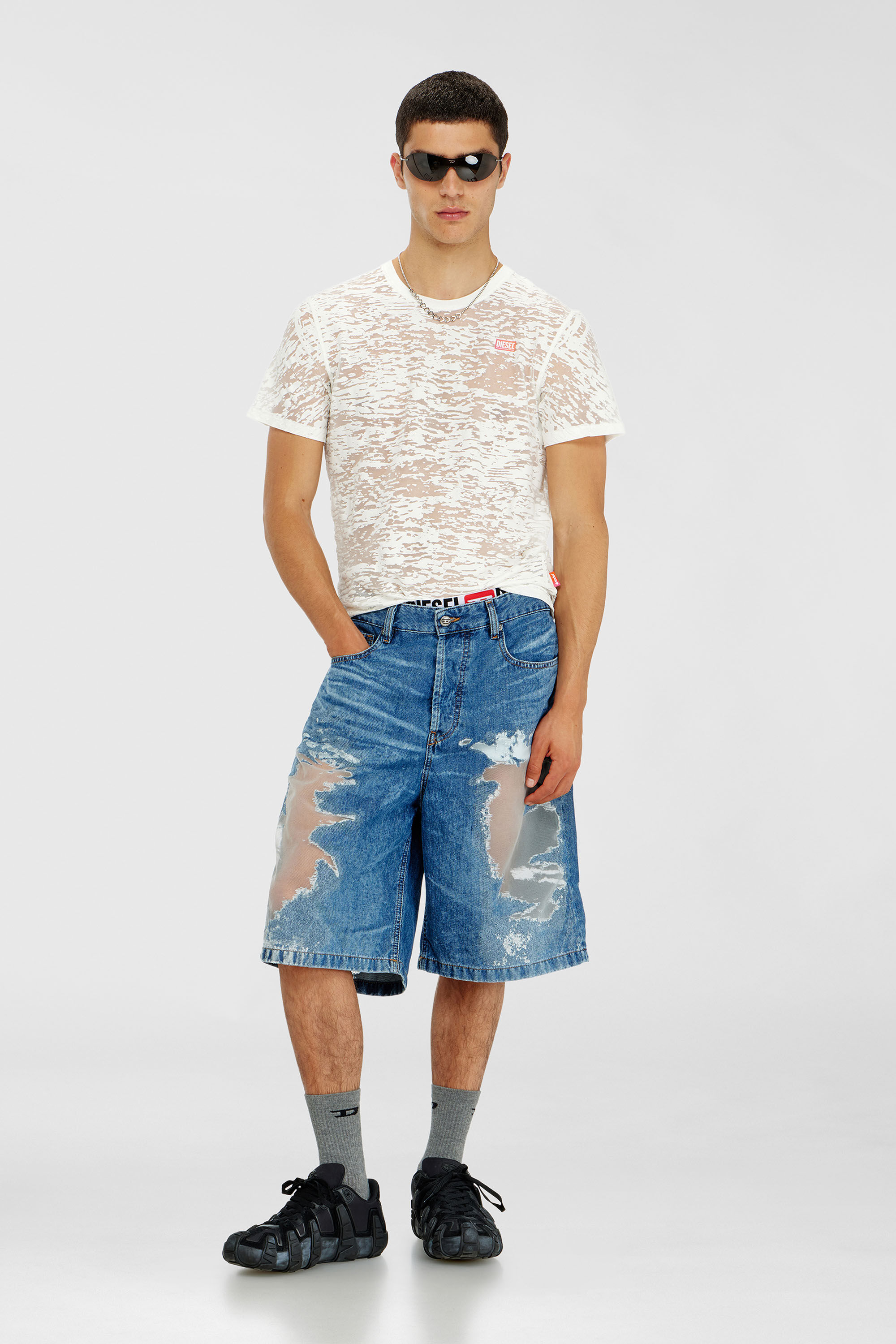 Diesel - PR-T-NOTS-MATI-R, Unisex T-shirt aus all-over devor&eacute;-Jersey in Wei&szlig; - 1