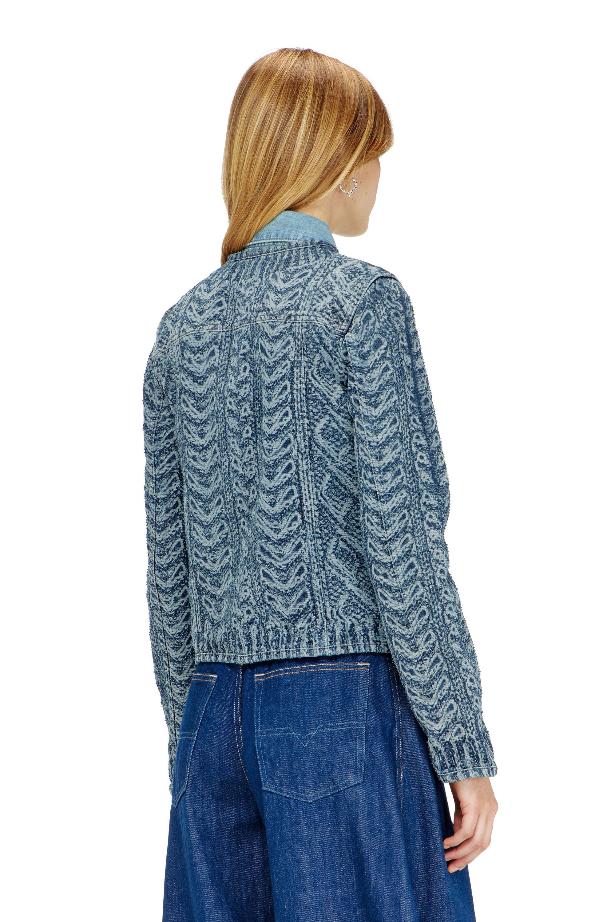 Diesel - DE-GRAFY-S2, Damen Kragenlose Jacke aus Denim mit Zopfmuster-Effekt in Dunkelblau - 4