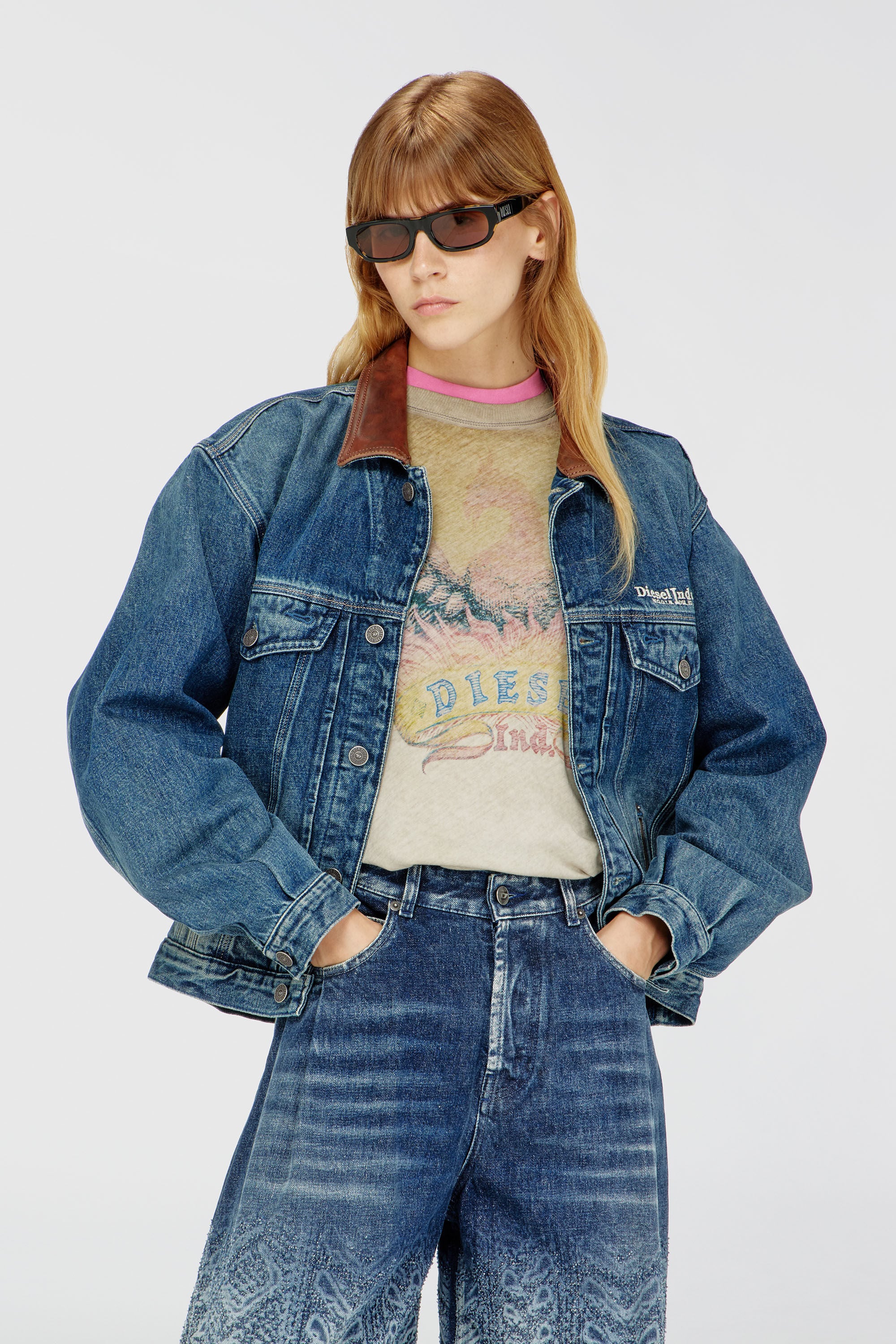 Diesel - D-DENVER-S1, Unisex Jeans-Truckerjacke mit kontrastierenden Lederbes&auml;tzen in Blau - 6