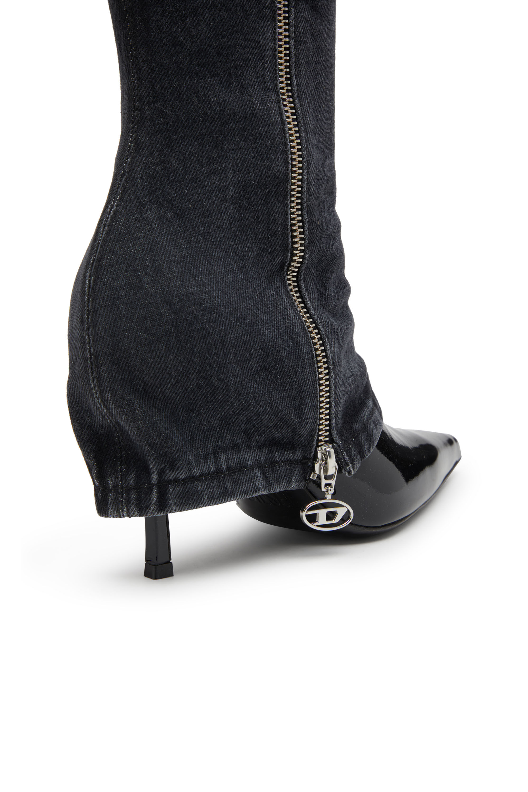 Diesel - D-VENUS TWISTED BOOT, Damen D-Venus-Stiletto-Kniestiefel mit Jeans-Trompe l'œil in Schwarz - 5