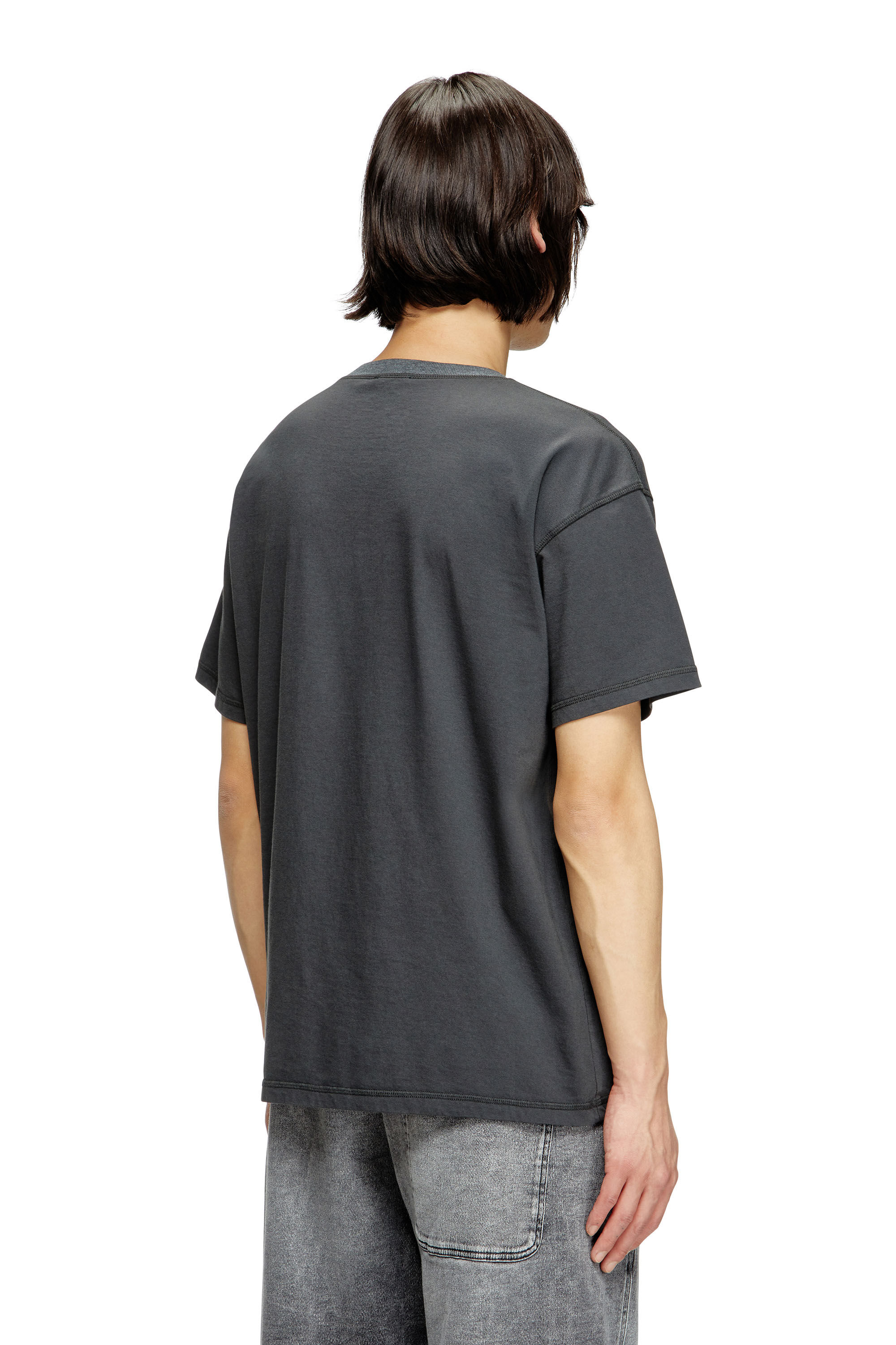 Diesel - T-NORM-HOSHI, Unisex T-Shirt mit Anhänger-Halskette-Print in Dunkelgrau - 4