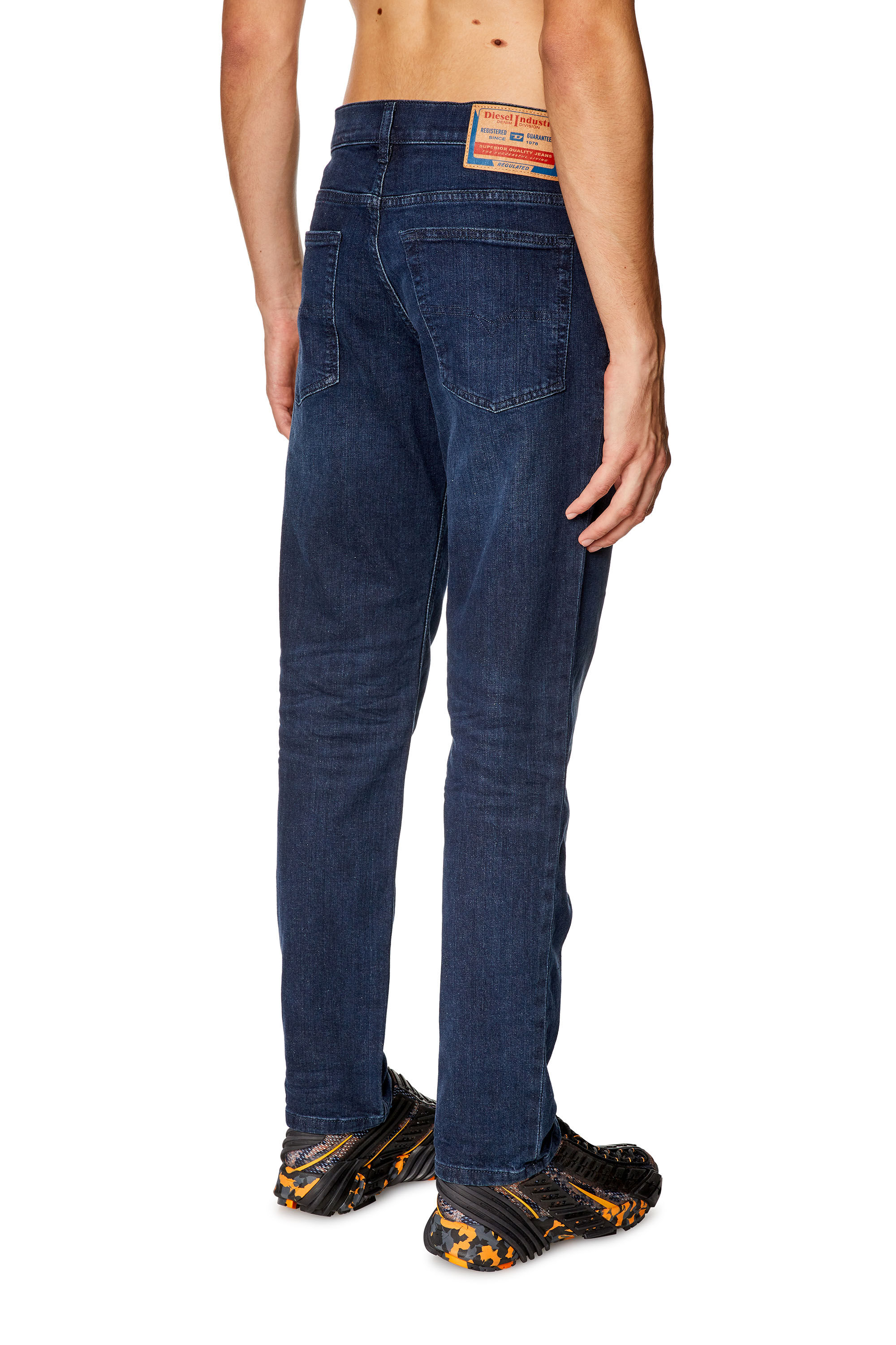 Diesel - Tapered Jeans 2023 D-Finitive 0CNAA, Dunkelblau - Image 4