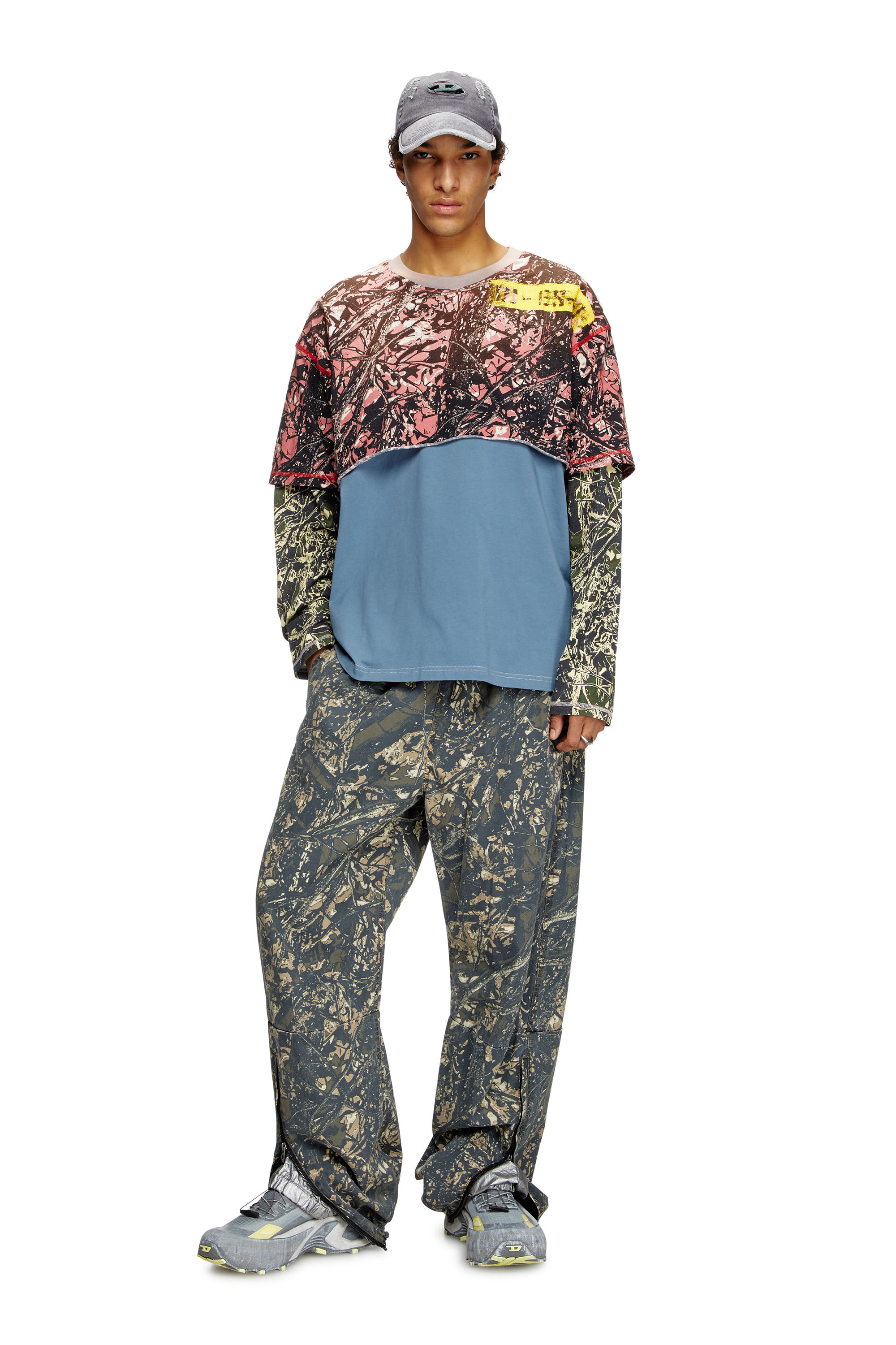 Diesel - T-BESH-CAMOU, Herren Lagen-T-Shirt mit Camouflage-Motiv in Blau/Rosa - 1
